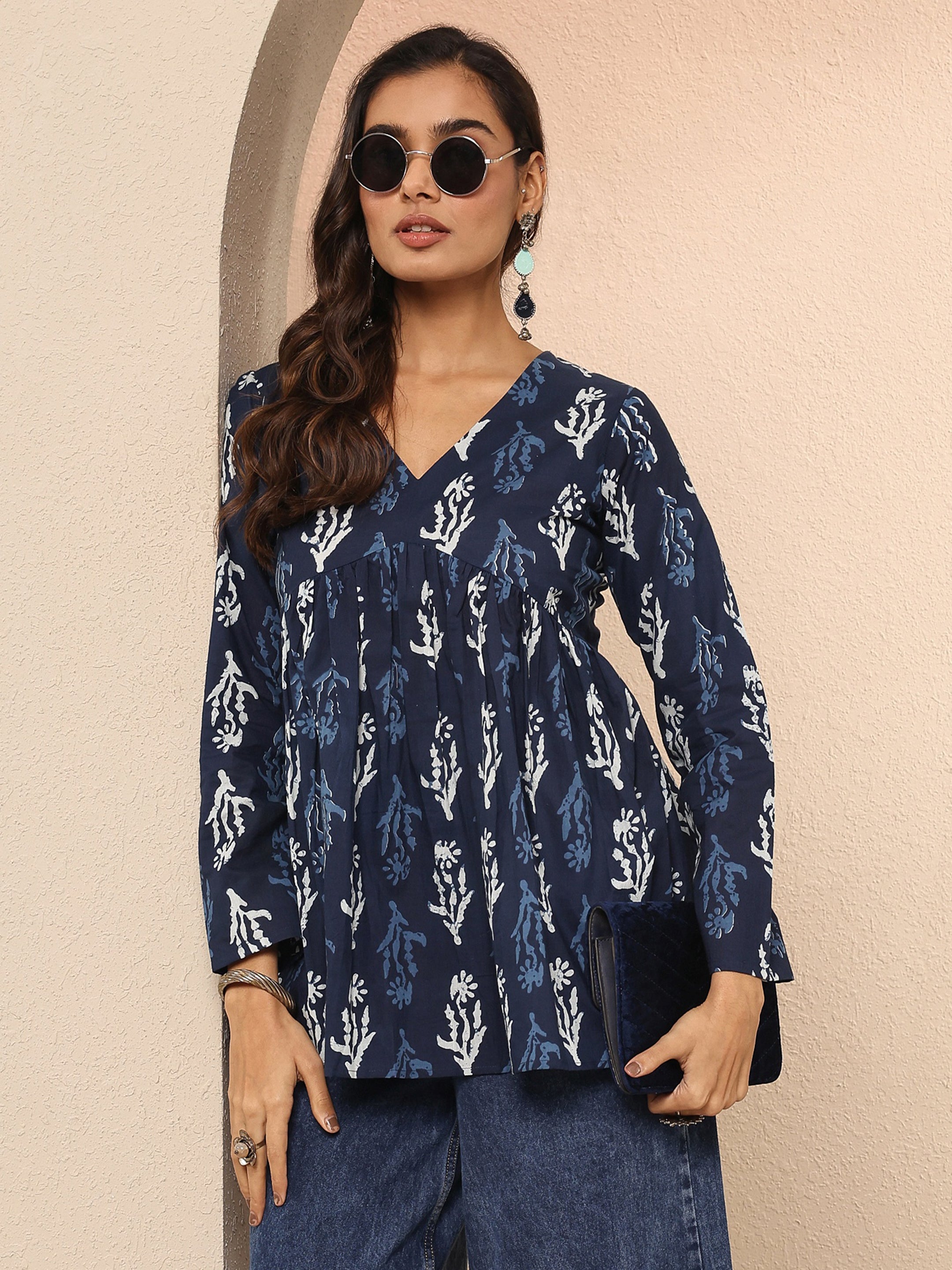 libas Blue Abstract Printed Cotton A-Line Short Kurti-picture-23