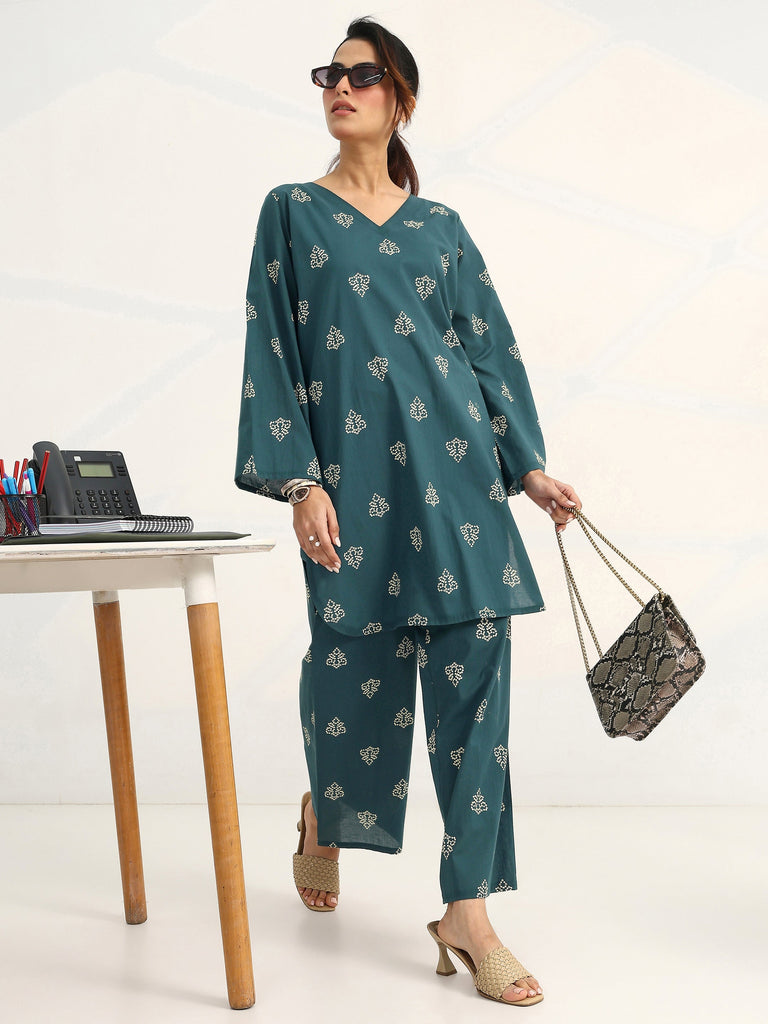 Gerua Blue Bandhani Printed Cotton Blend Straight Kurta Set