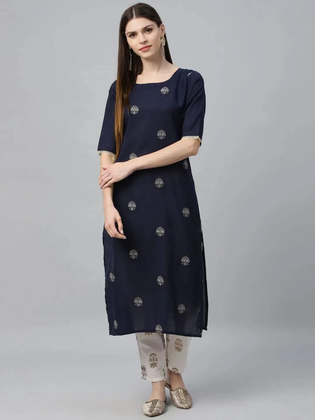 

Blue Embroidered Cotton Kurta