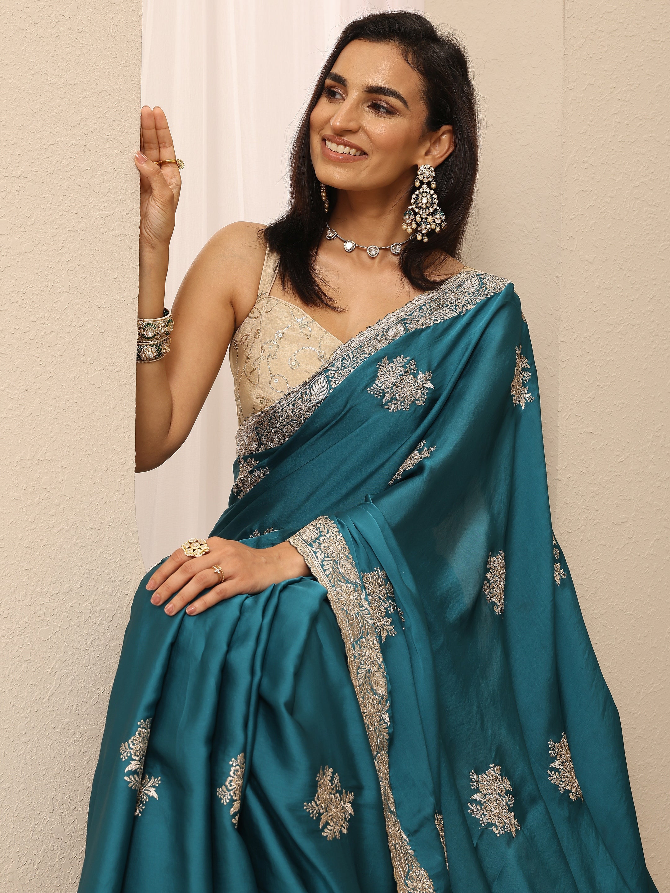 libas Blue Embroidered Silk Blend Saree With Unstitched Blouse Piece-picture-26