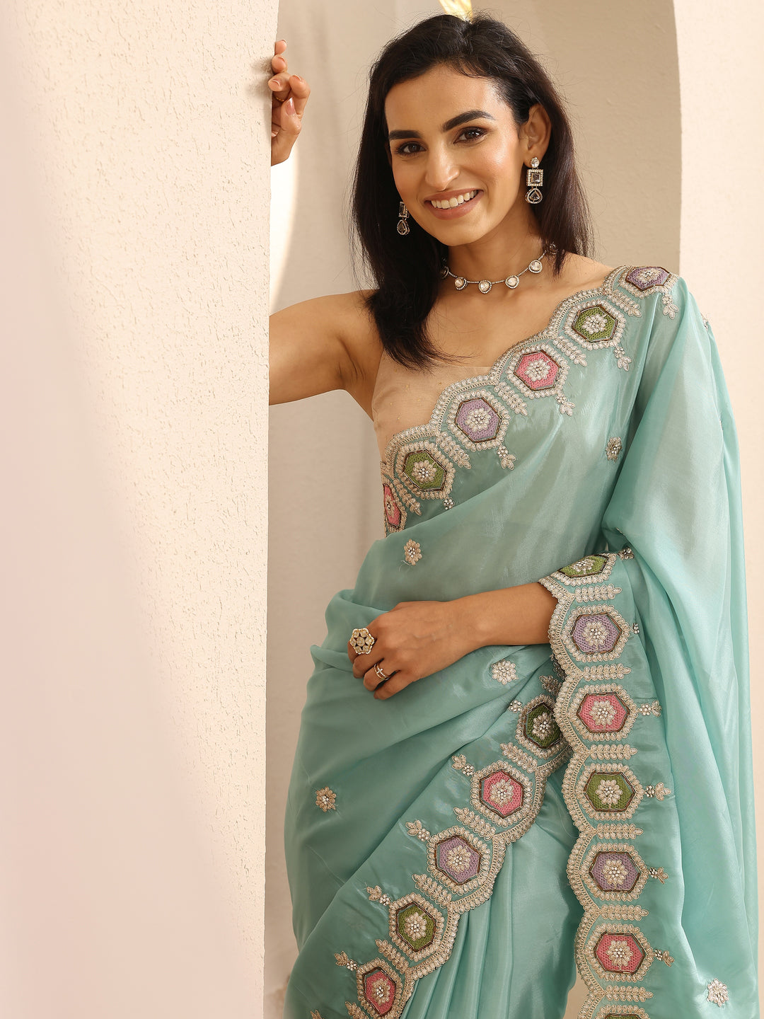 Blue Embroidered Silk Blend Saree With Unstitched Blouse Piece