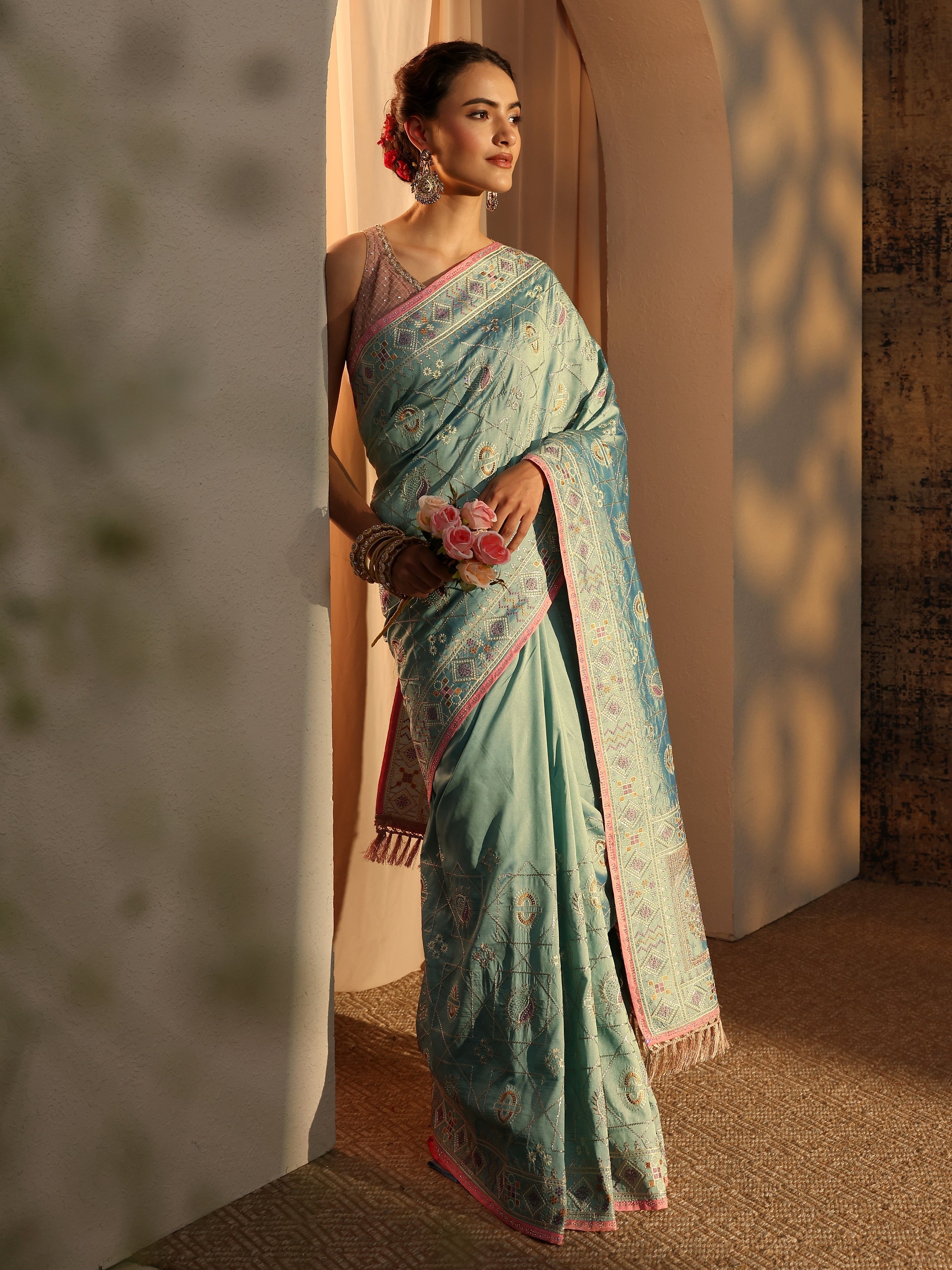 libas Blue Ethnic Motifs Embroidered Silk Blend Saree With Unstitched Blouse Piece-picture-13