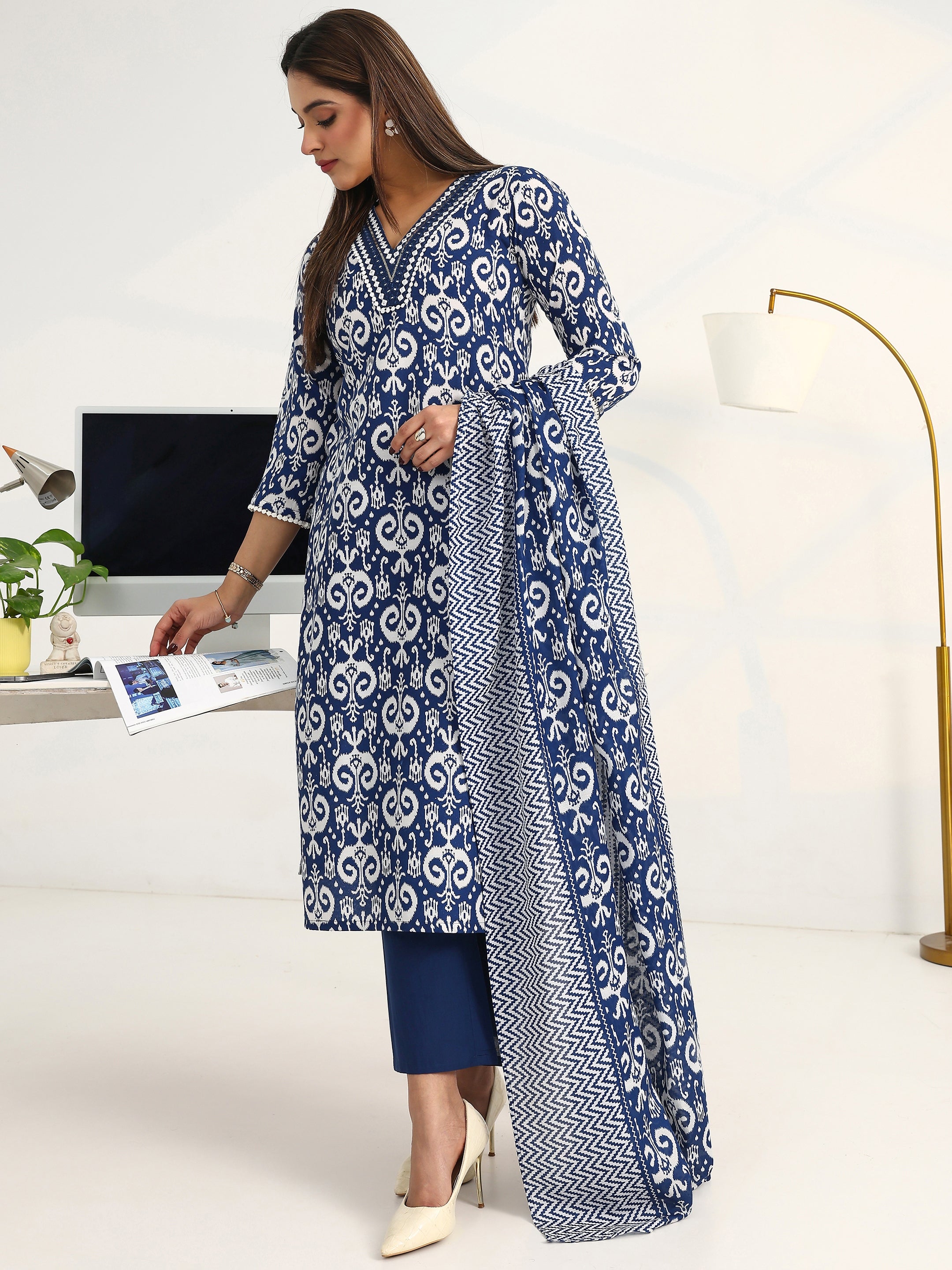 Blue Ethnic Motifs Printed Cotton Blend Straight Suit Set With Dupatta-image-25