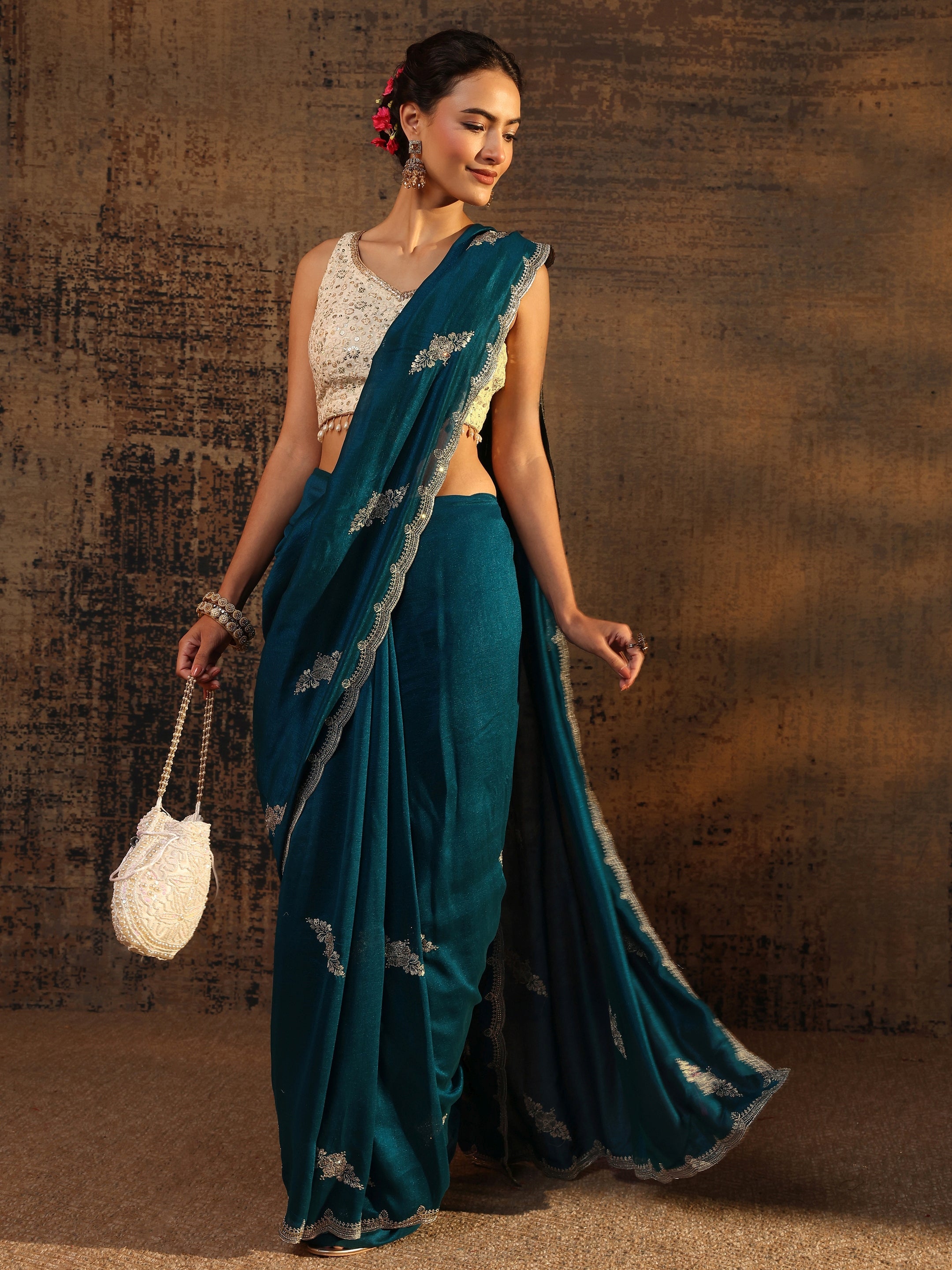 libas Blue Floral Embroidered Silk Blend Saree With Unstitched Blouse Piece-picture-15