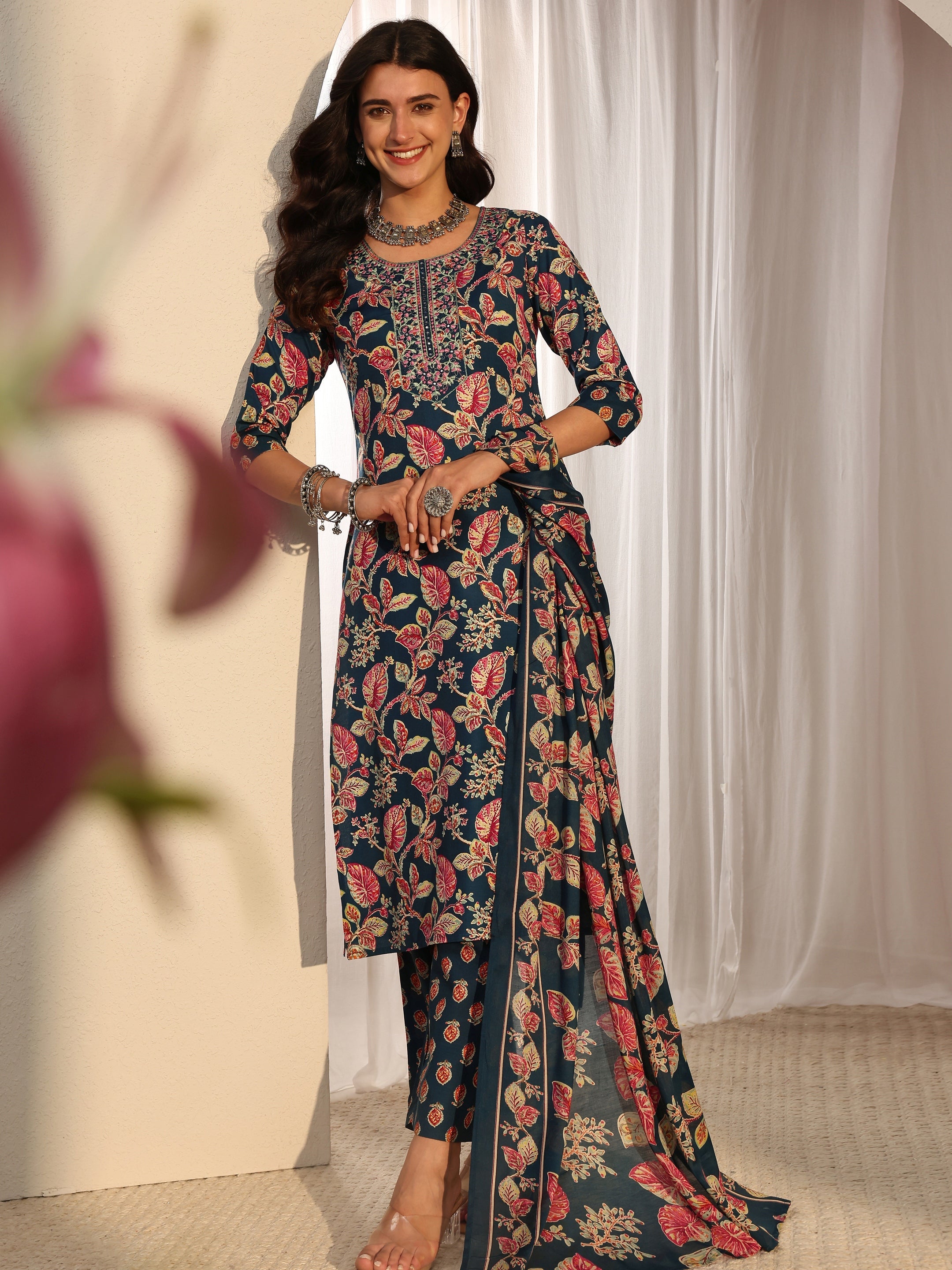 libas Blue Floral Printed Cotton Blend Straight Suit Set With Dupatta-picture-20