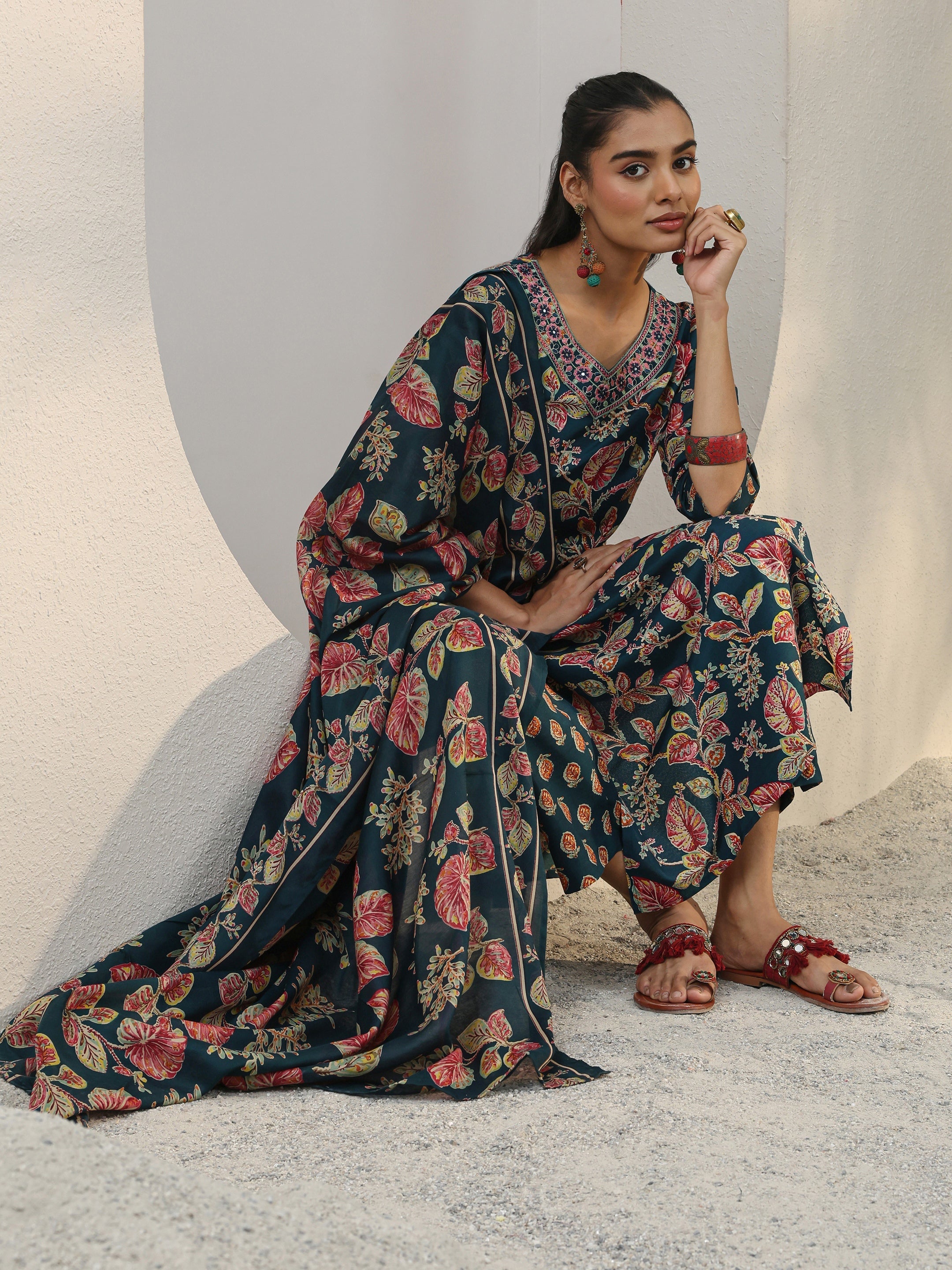 libas Blue Floral Printed Cotton Blend Straight Suit Set With Dupatta-picture-22