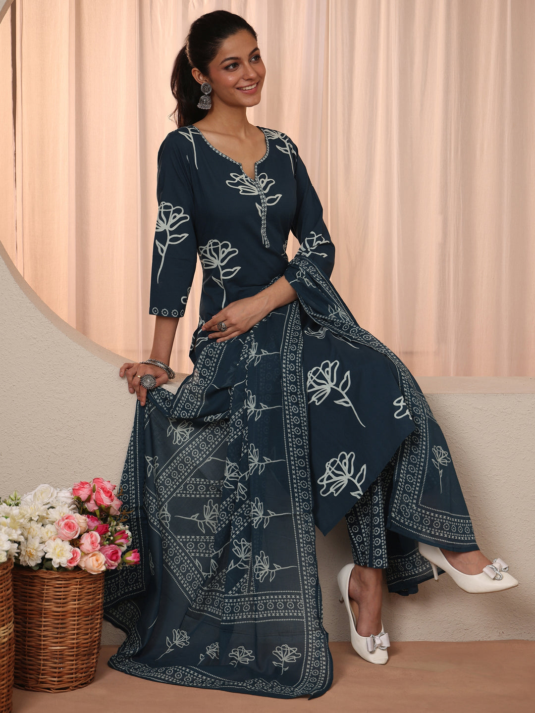  Blue Floral Printed Cotton Straight Suit Set 