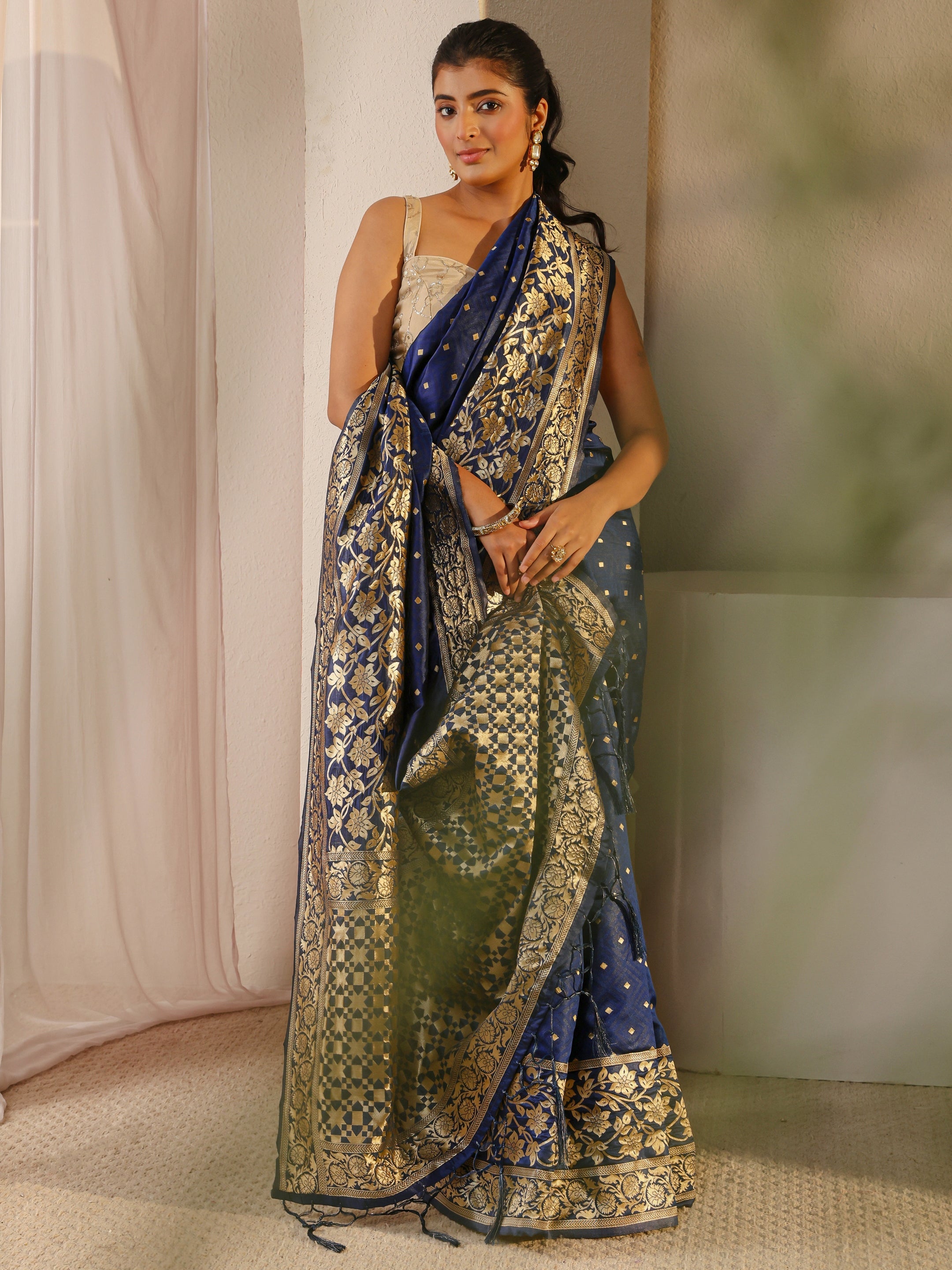 libas Blue Floral Woven Design Silk Blend Saree With Unstitched Blouse Piece-picture-15