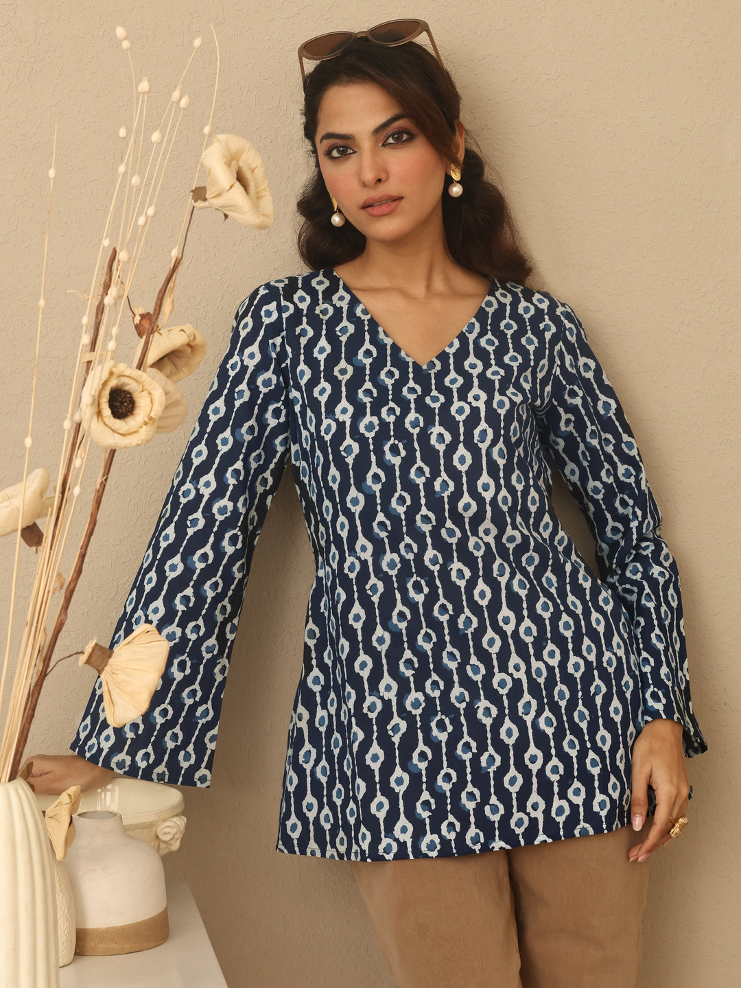 Blue Geometric Printed Cotton Straight Short Kurti