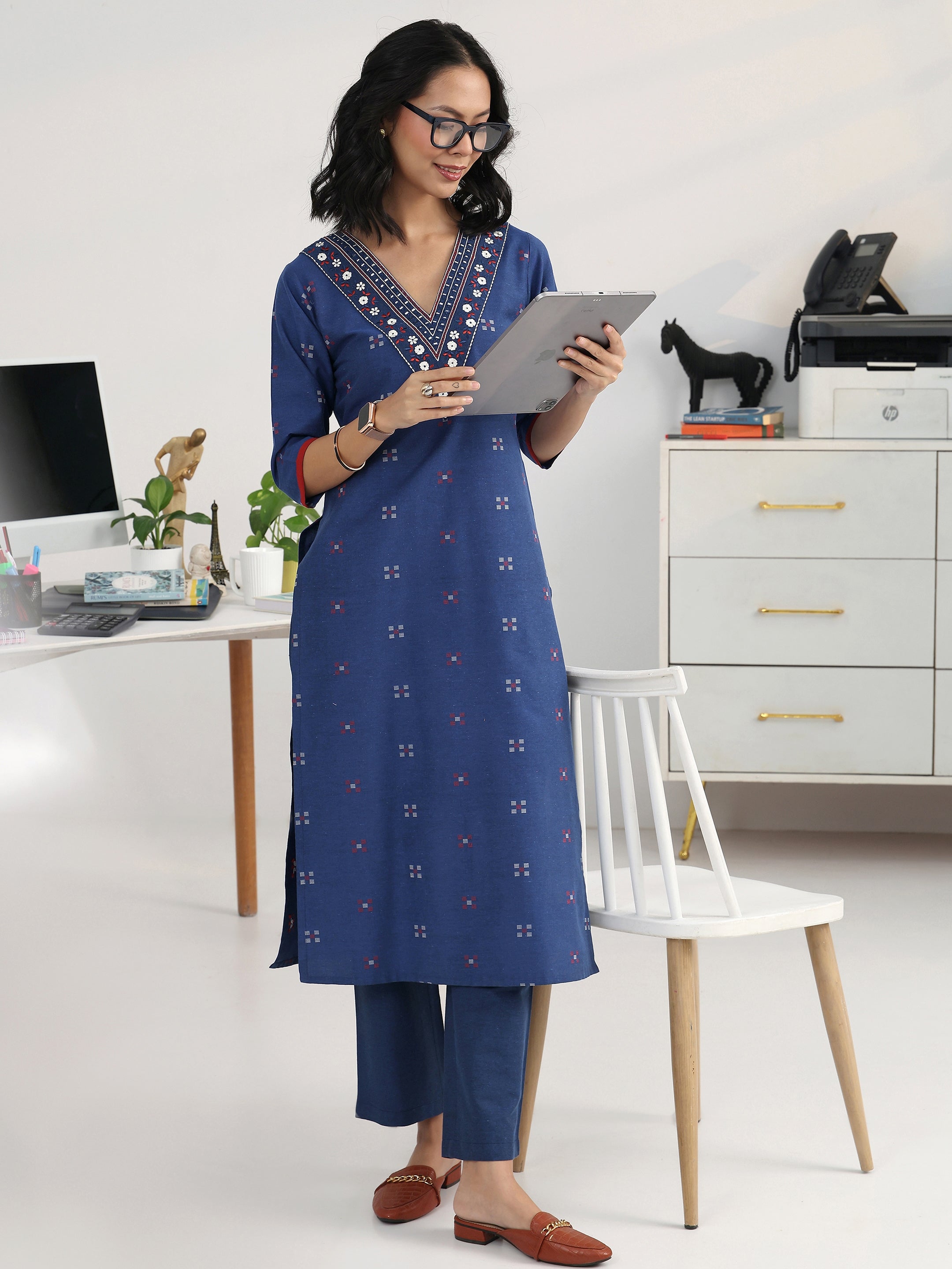 Form Fit Blue Woven Design Cotton Blend Kurta Set