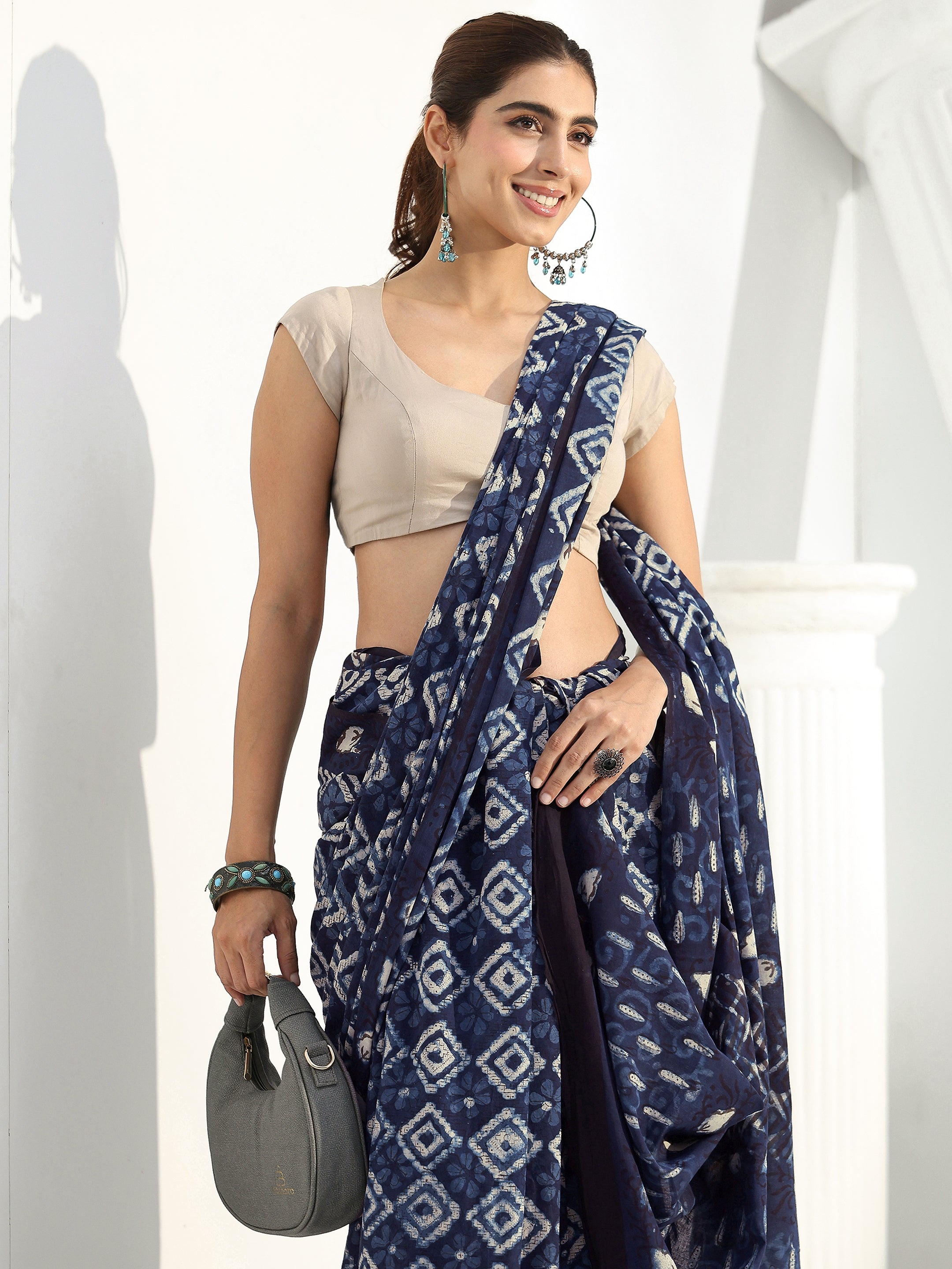 libas Indigo Geometric Dabu Print Cotton Saree-picture-24