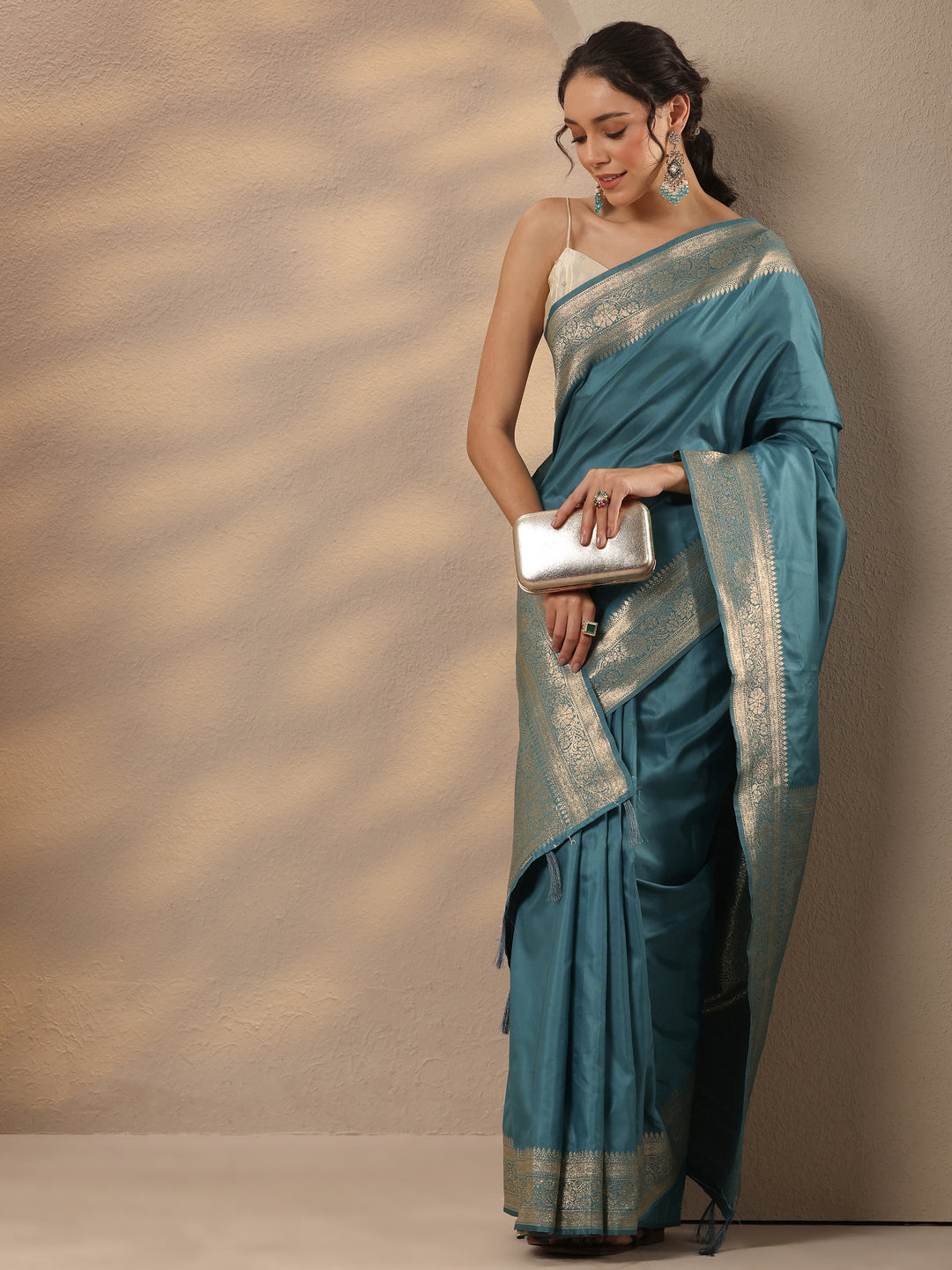  Blue Solid Silk Blend Saree With Unstitched Blouse Piece 