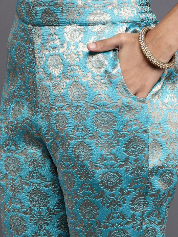 Blue Solid Velvet Straight Suit Set With Trousers - Libas