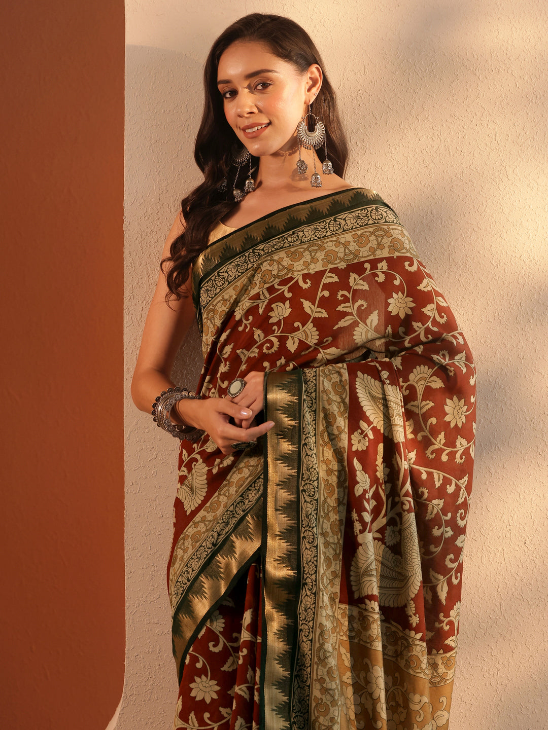 Brown Printed Silk Blend Saree With Unstitched Blouse Piece