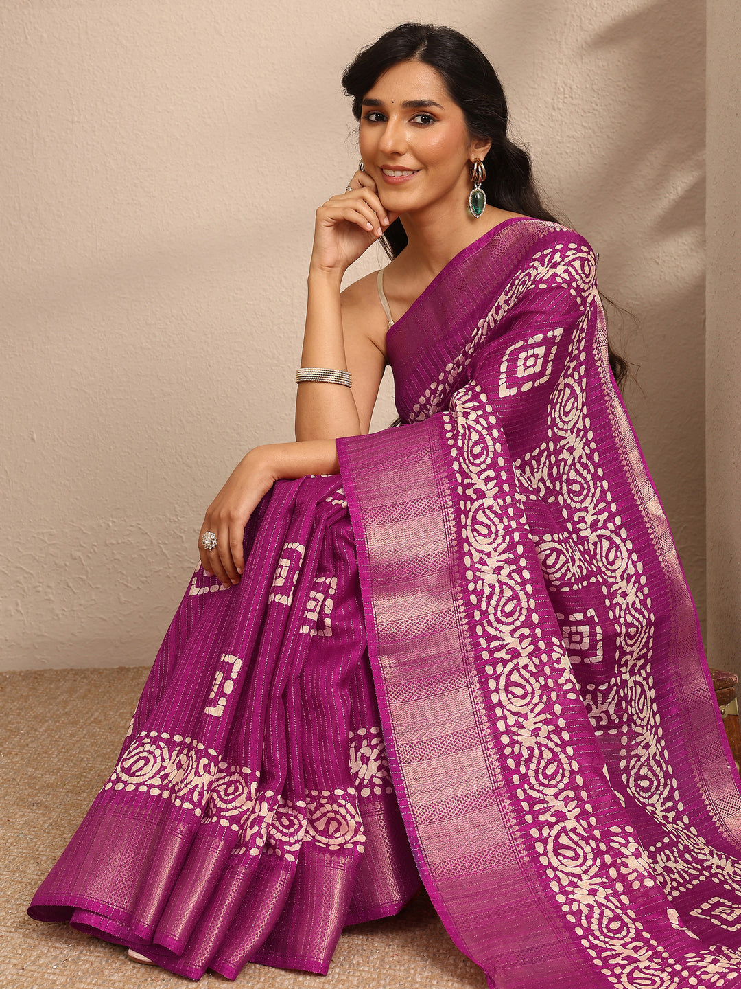 Burgundy Geometric Printed Silk Blend Saree With Unstitched Blouse Piece