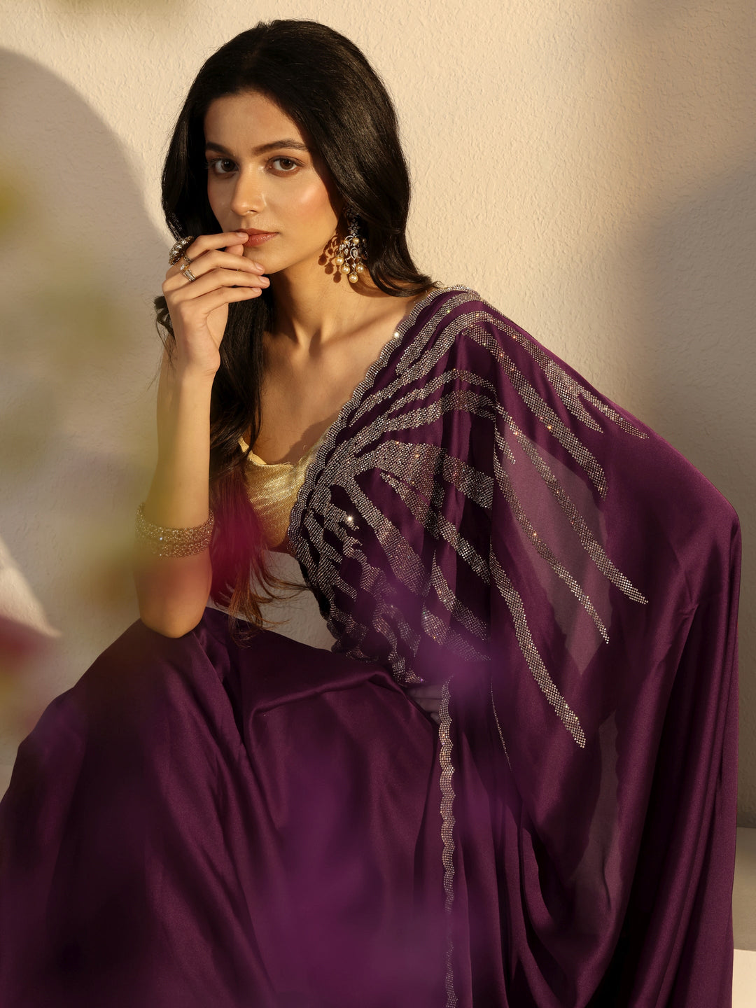 Burgundy Silk Blend Saree With Unstiched Blouse Piece
