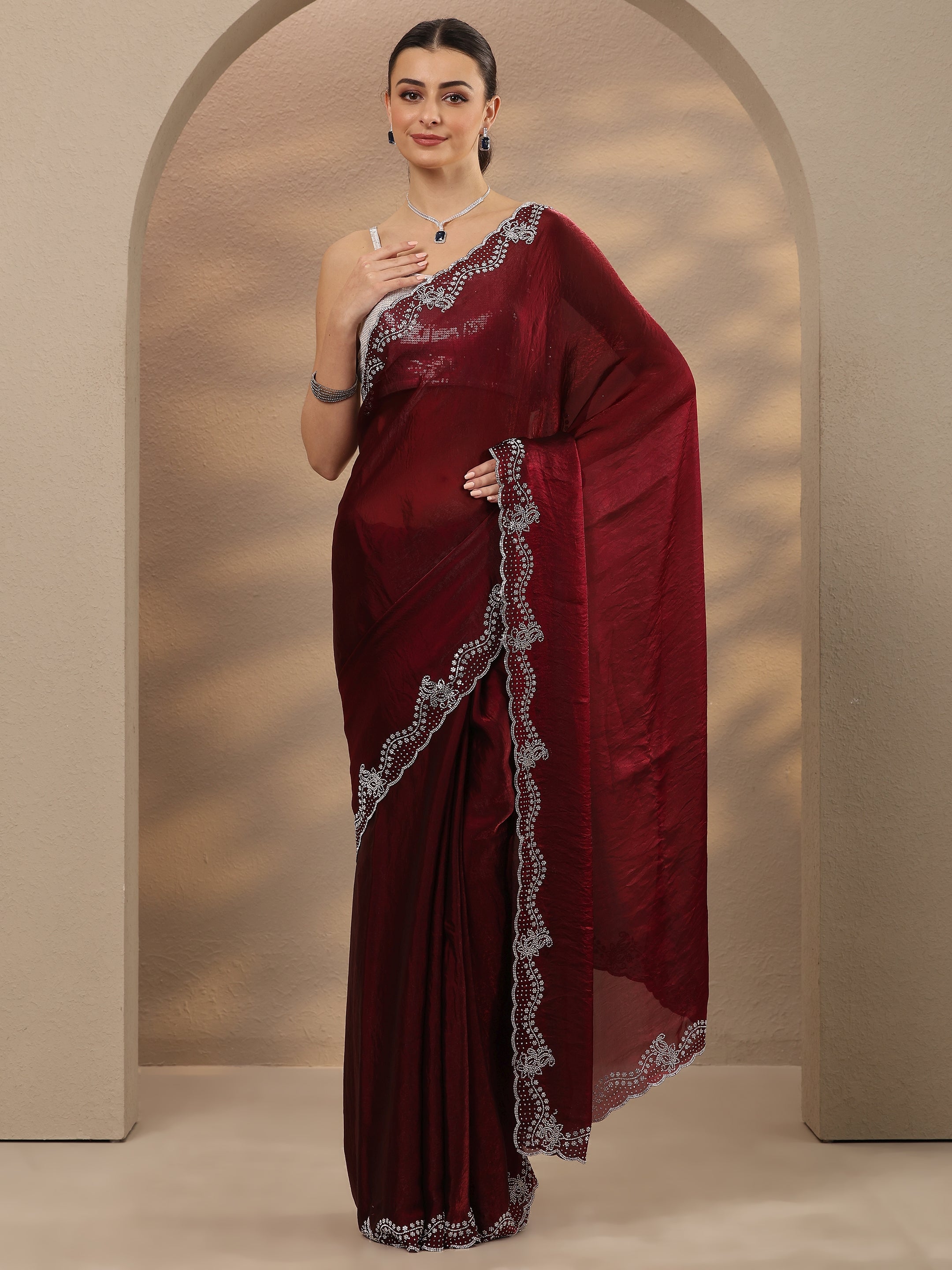 Burgundy Solid Silk Blend Saree With Unstitched Blouse Piece-image-39