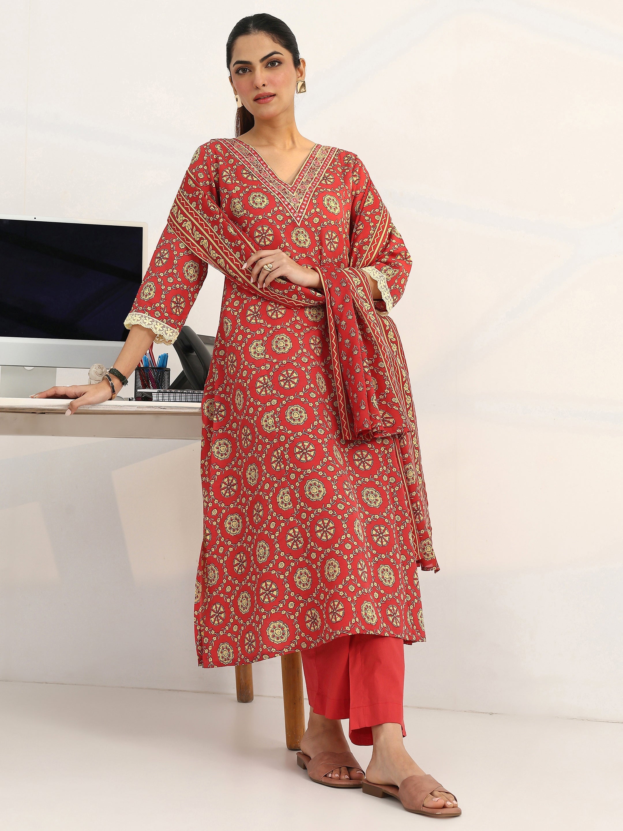 Coral Floral Printed Cotton Blend A-Line Suit Set With Dupatta-image-35