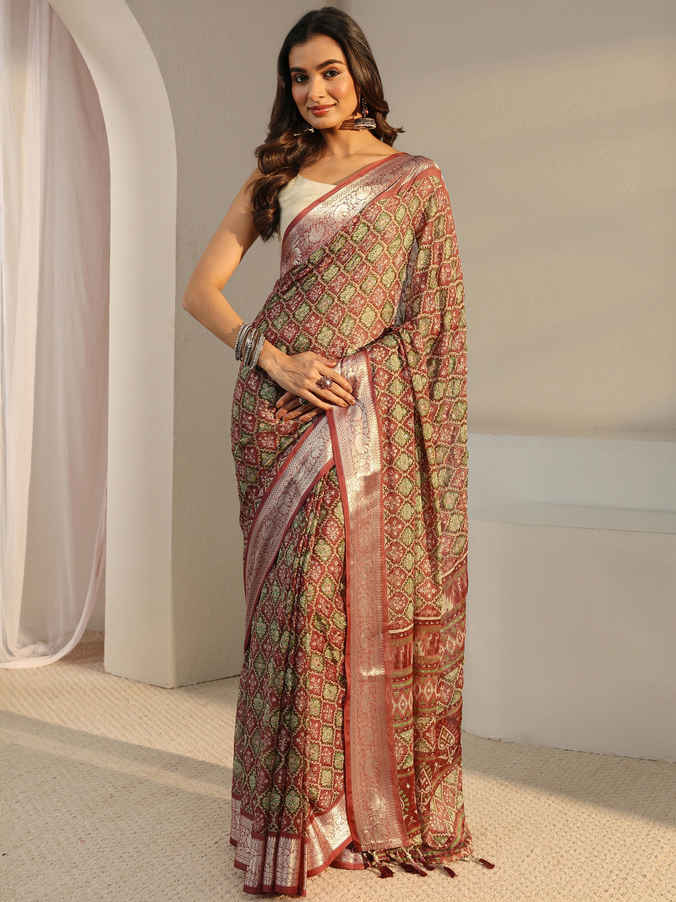 libas Coral Printed Chiffon Saree With Unstitched Blouse Piece-picture-26