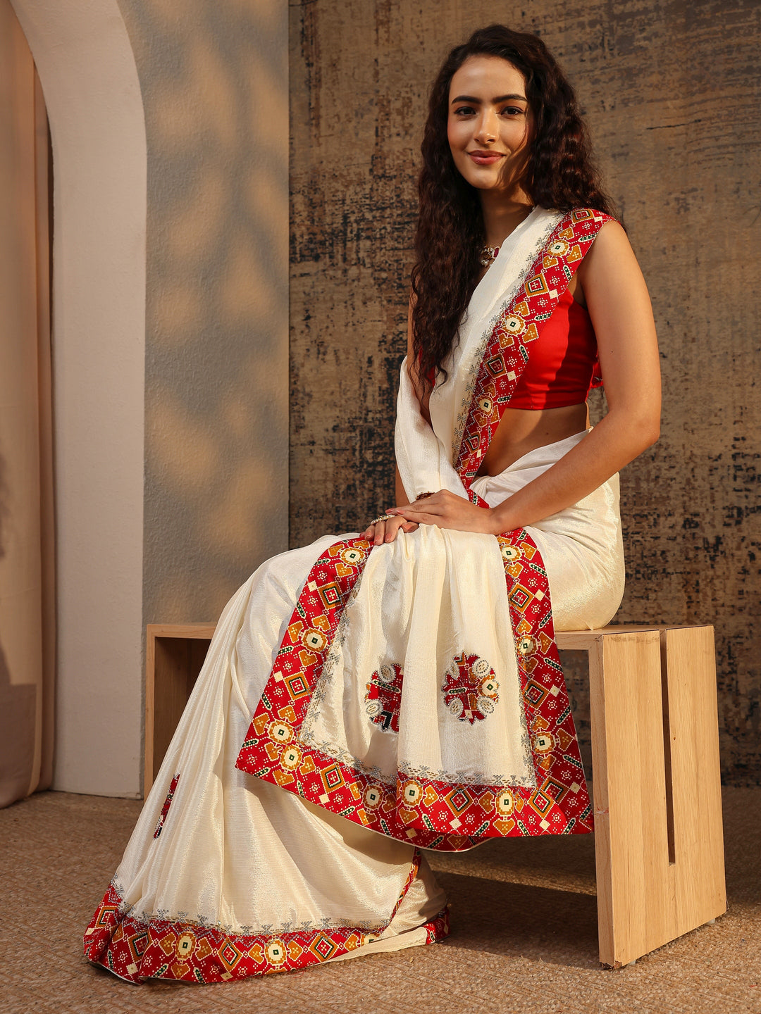 Cream Ethnic Motifs Embellished Silk Blend Saree With Unstitched Blouse Piece
