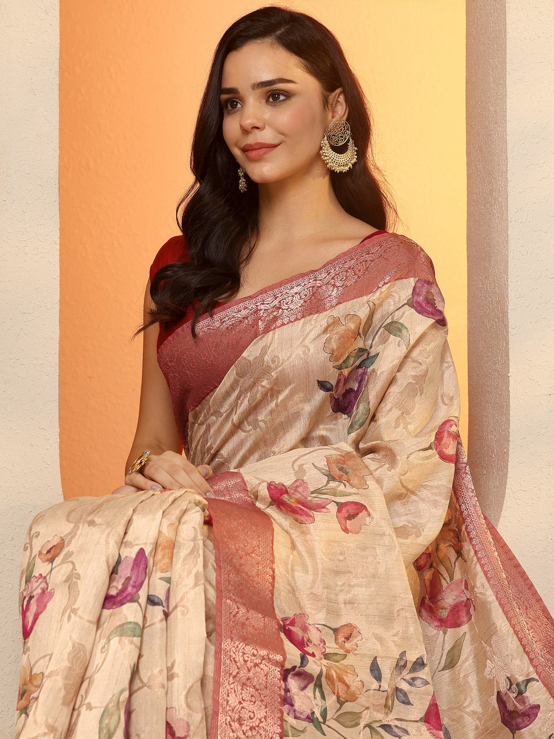 Cream Printed Silk Blend Saree With Unstitched Blouse Piece