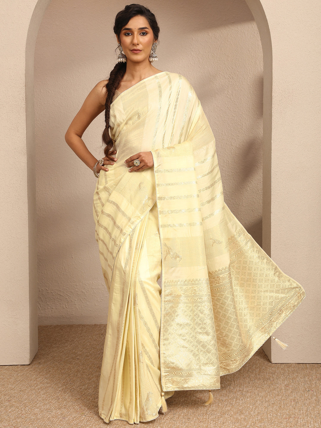 Cream Woven Design Banarsi Silk Blend Saree With Unstitched Blouse Piece