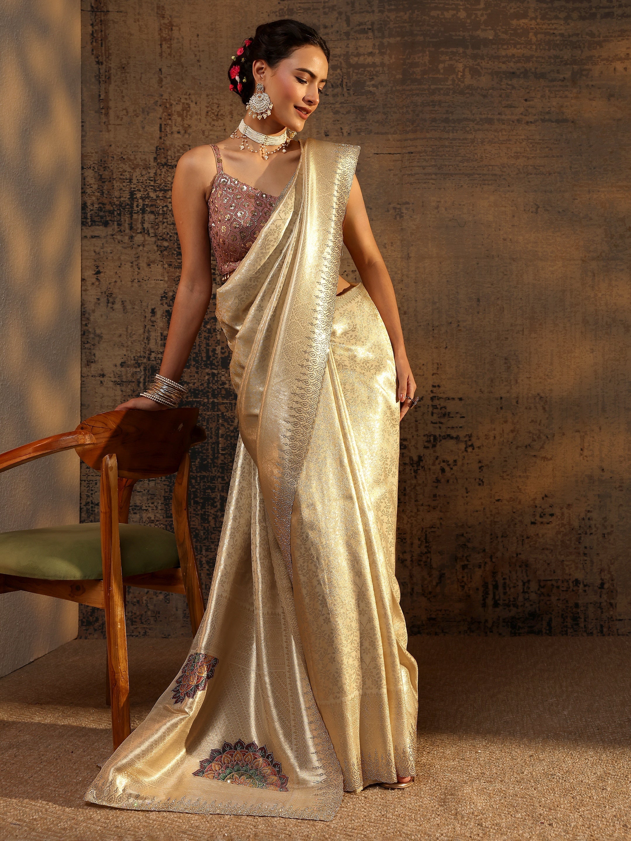 libas Gold Ethnic Motifs Woven Design Silk Blend Saree With Unstitched Blouse Piece-picture-52