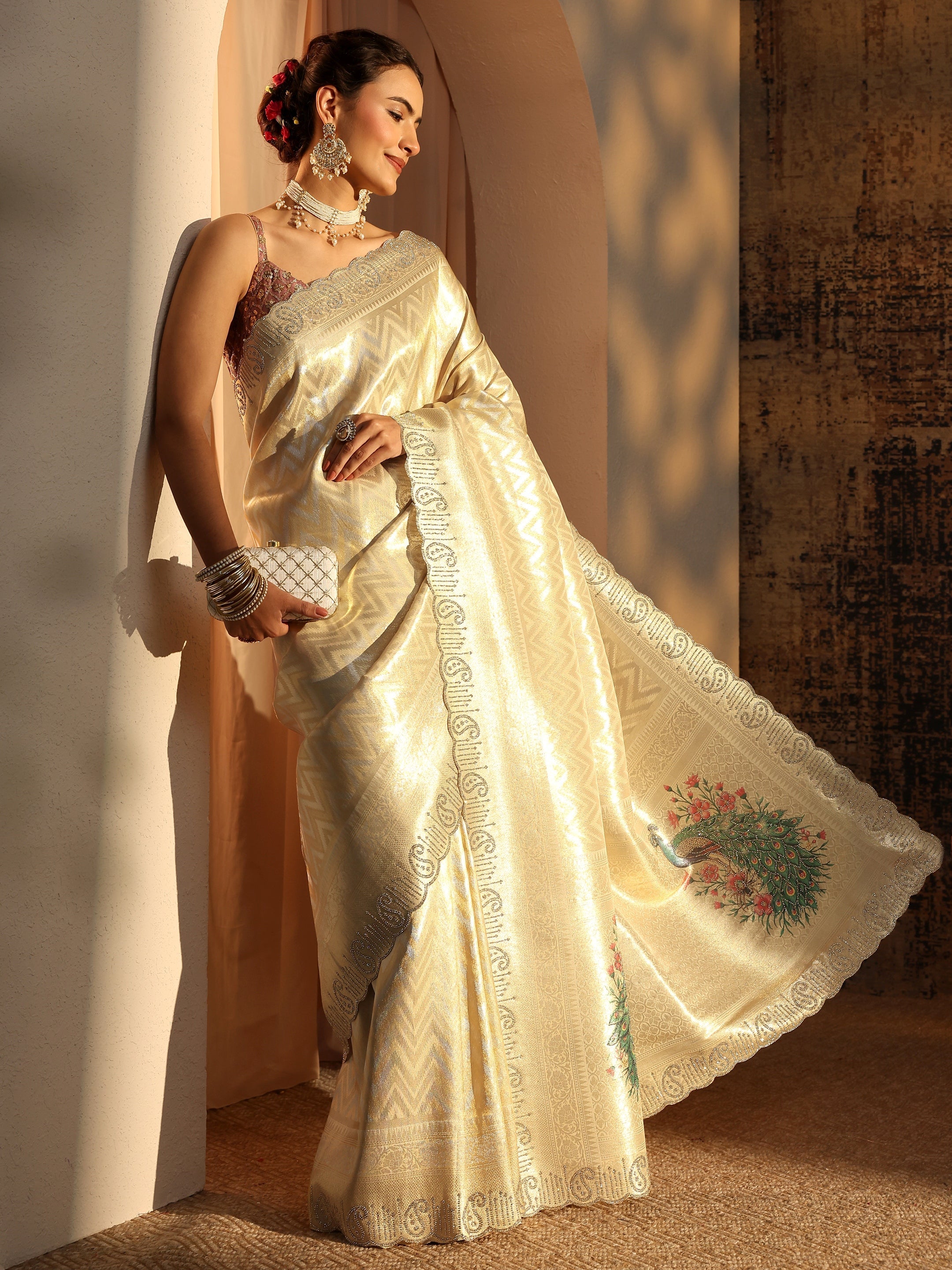 libas Gold Ethnic Motifs Woven Design Silk Blend Saree With Unstitched Blouse Piece-picture-65