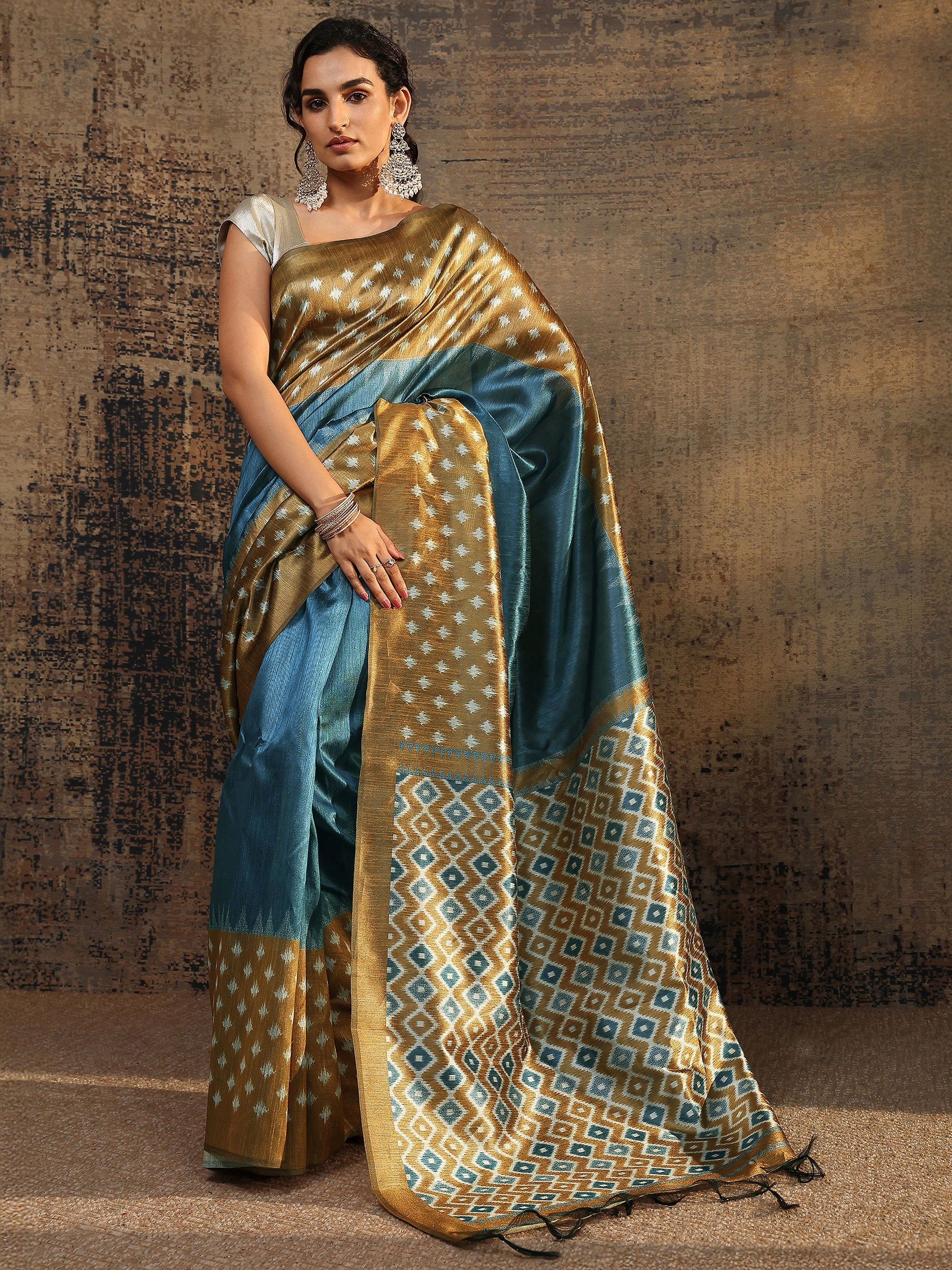 Gold Solid Silk Saree With Unstitched Blouse Piece-image-35