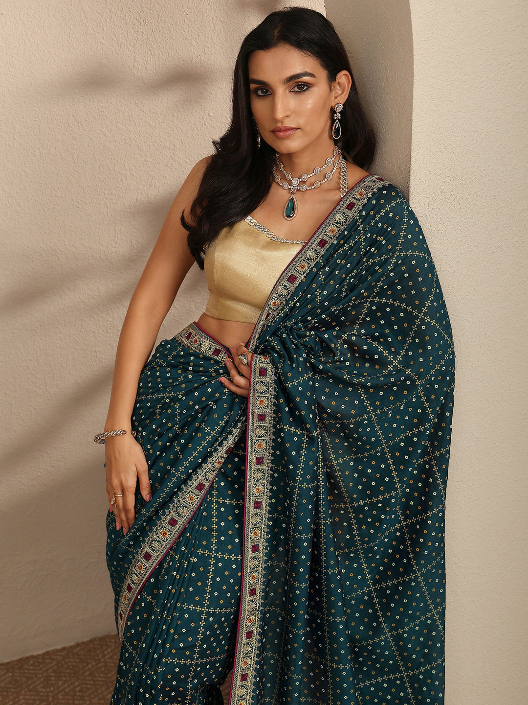 Green Bandhani Printed Silk Blend Saree With Unstitched Blouse Piece