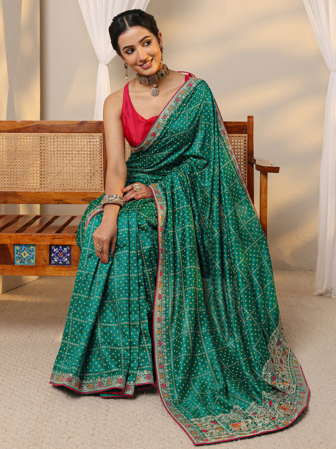 Green Bandhani Printed Silk Blend Saree With Unstitched Blouse Piece