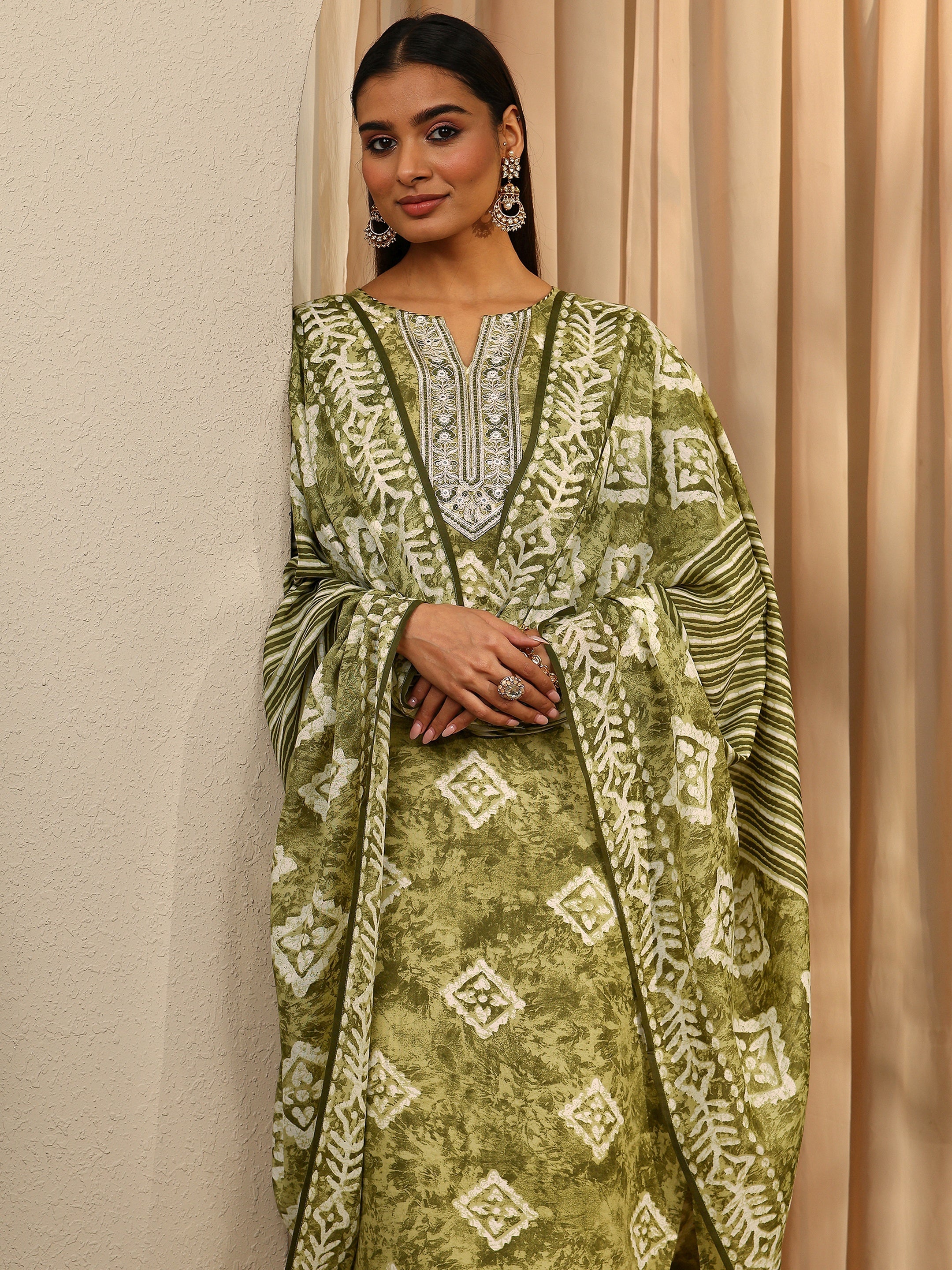 Green Block Printed Cotton Blend Straight Suit Set With Dupatta-image-19