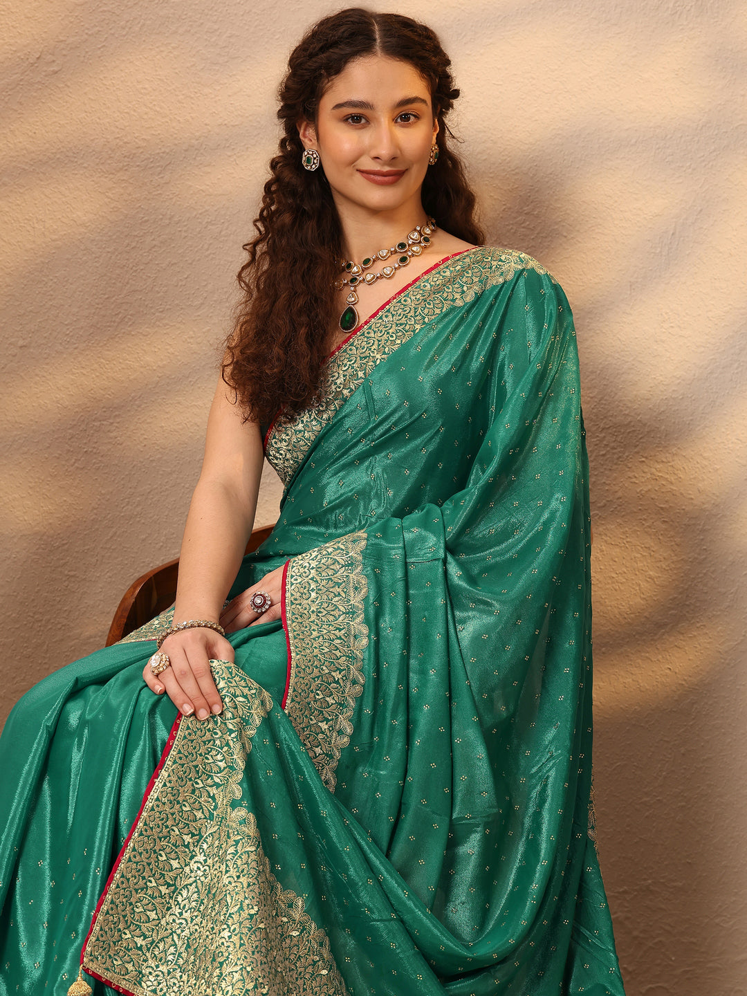 Green Embellished Silk Blend Saree With Unstitched Blouse Piece