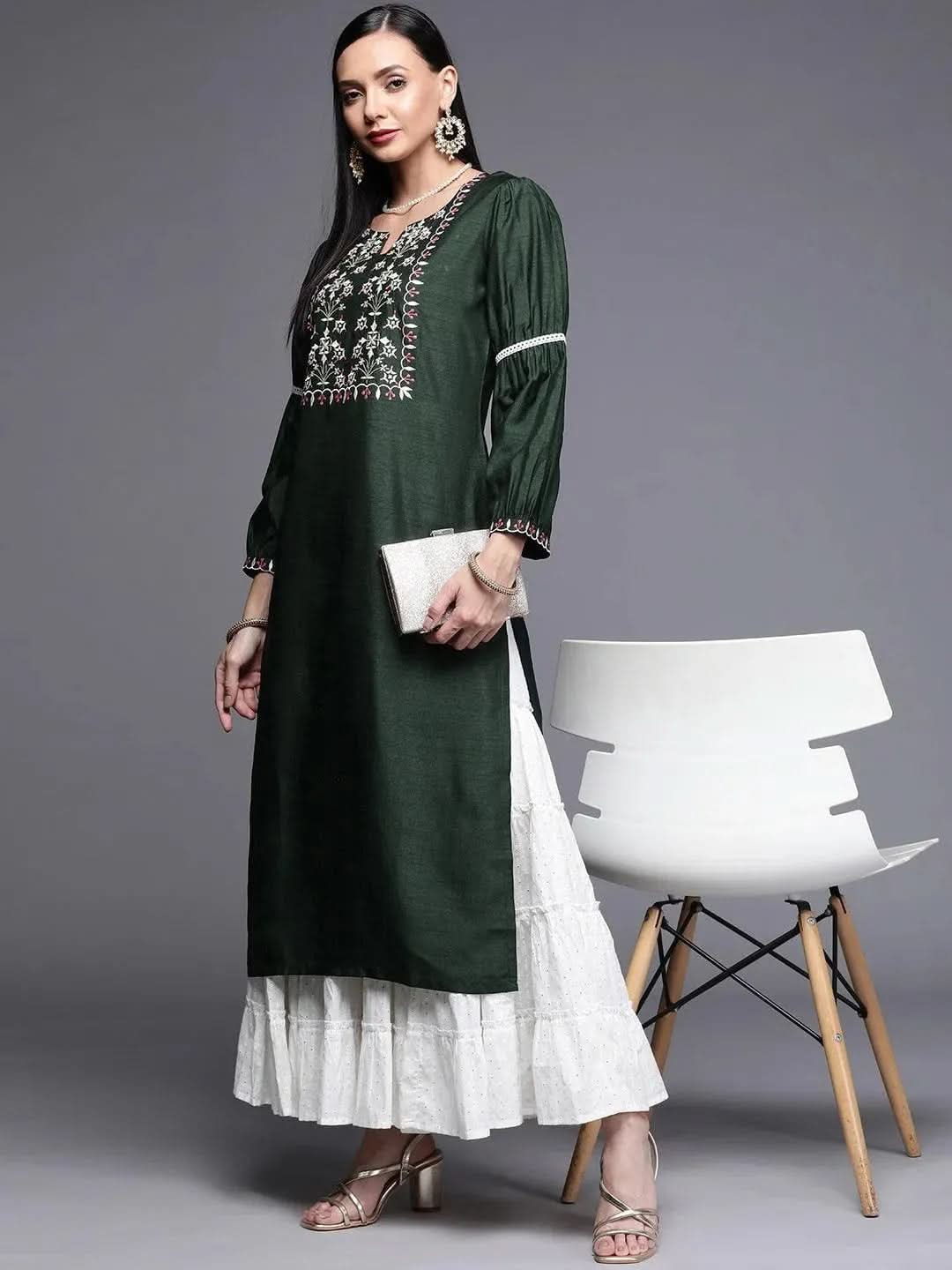 

Green Embroidered Chanderi Silk Kurta