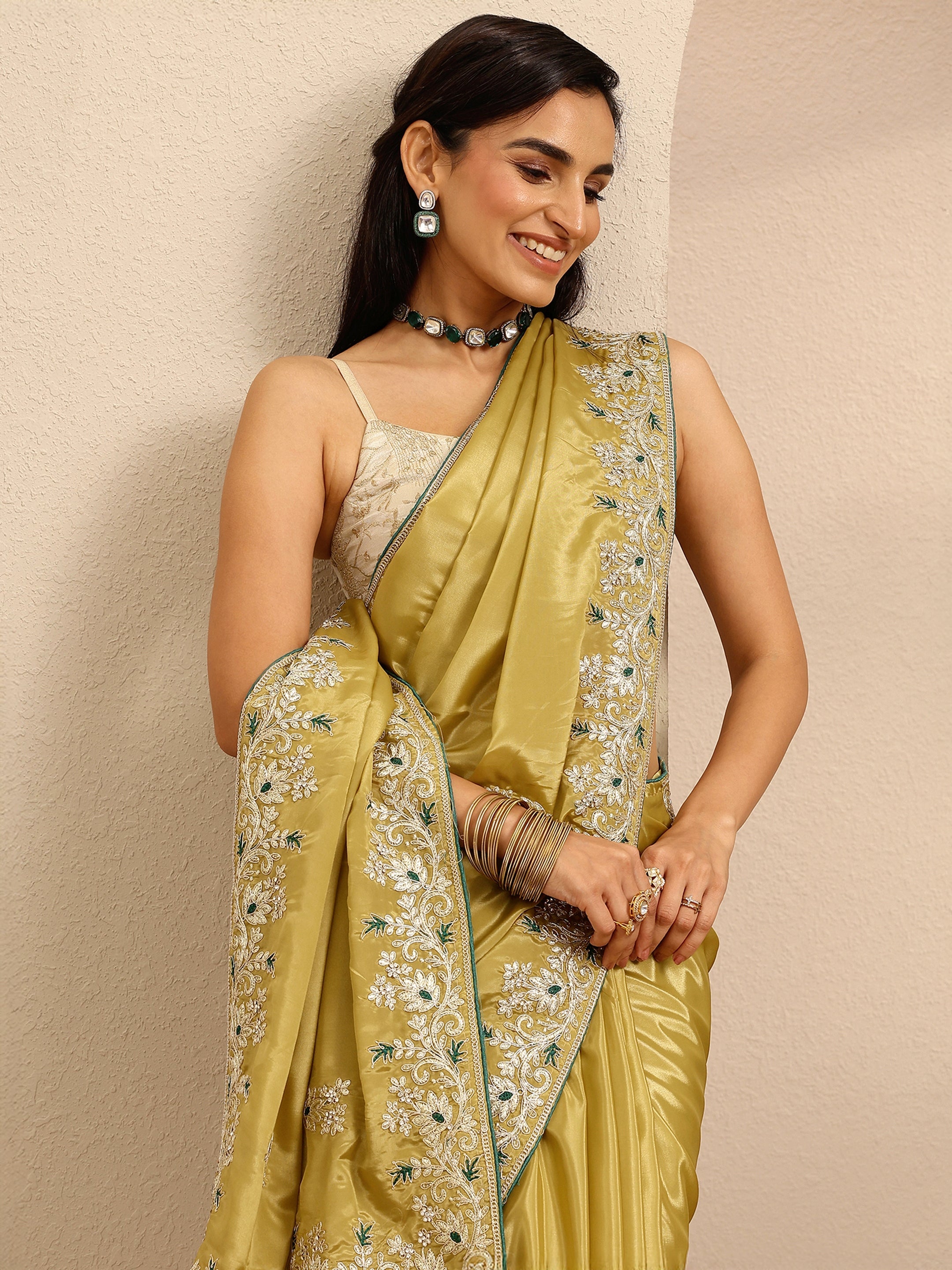 libas Green Embroidered Silk Blend Saree With Unstitched Blouse Piece-picture-49