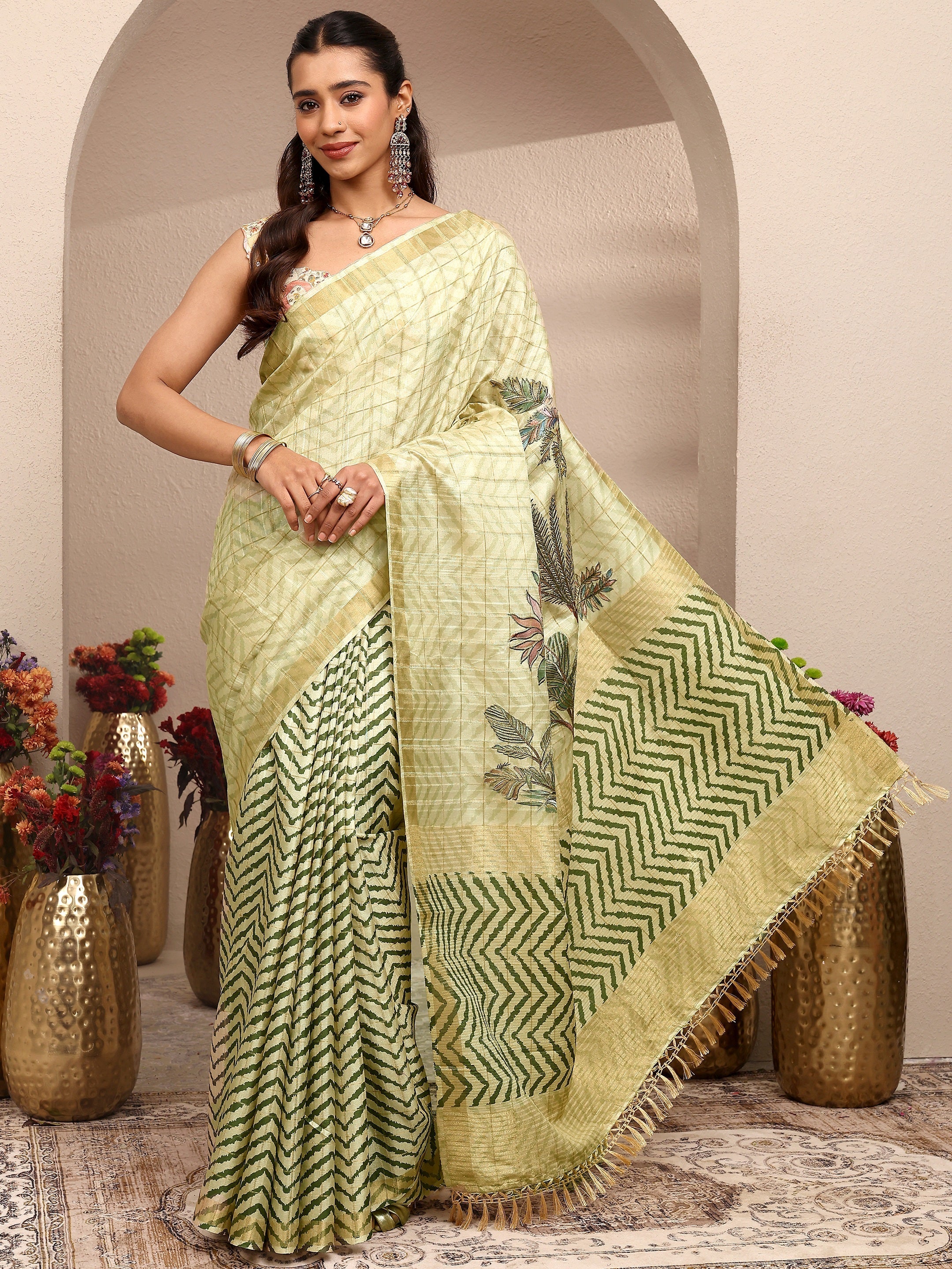 libas Green Embroidered Silk Blend Saree With Unstitched Blouse Piece-picture-59