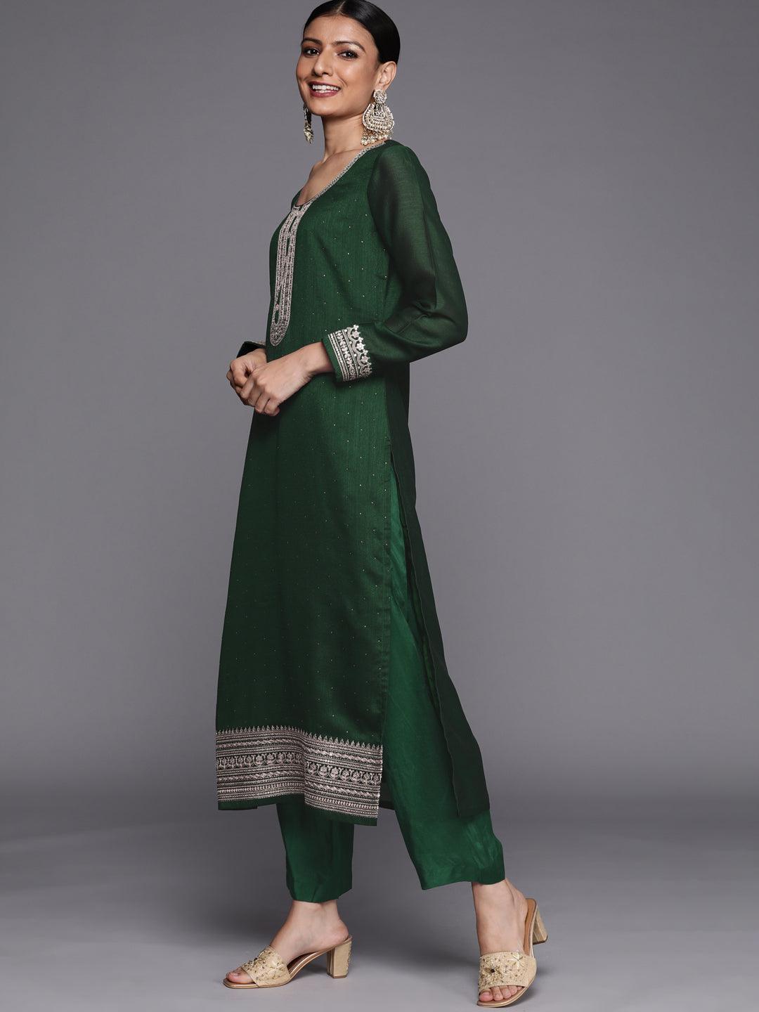 Green Embroidered Silk Blend Straight Kurta With Dupatta