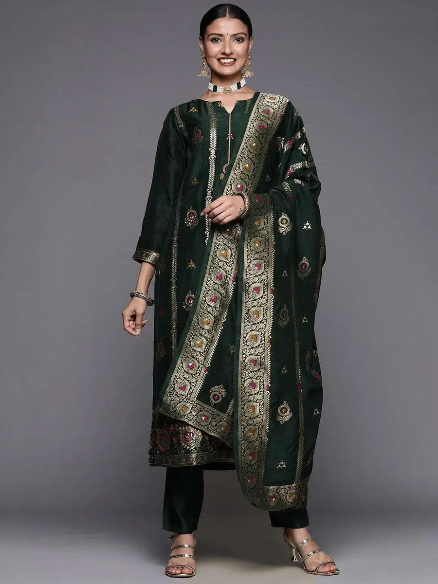 Embroidered Silk Blend Straight Kurta.