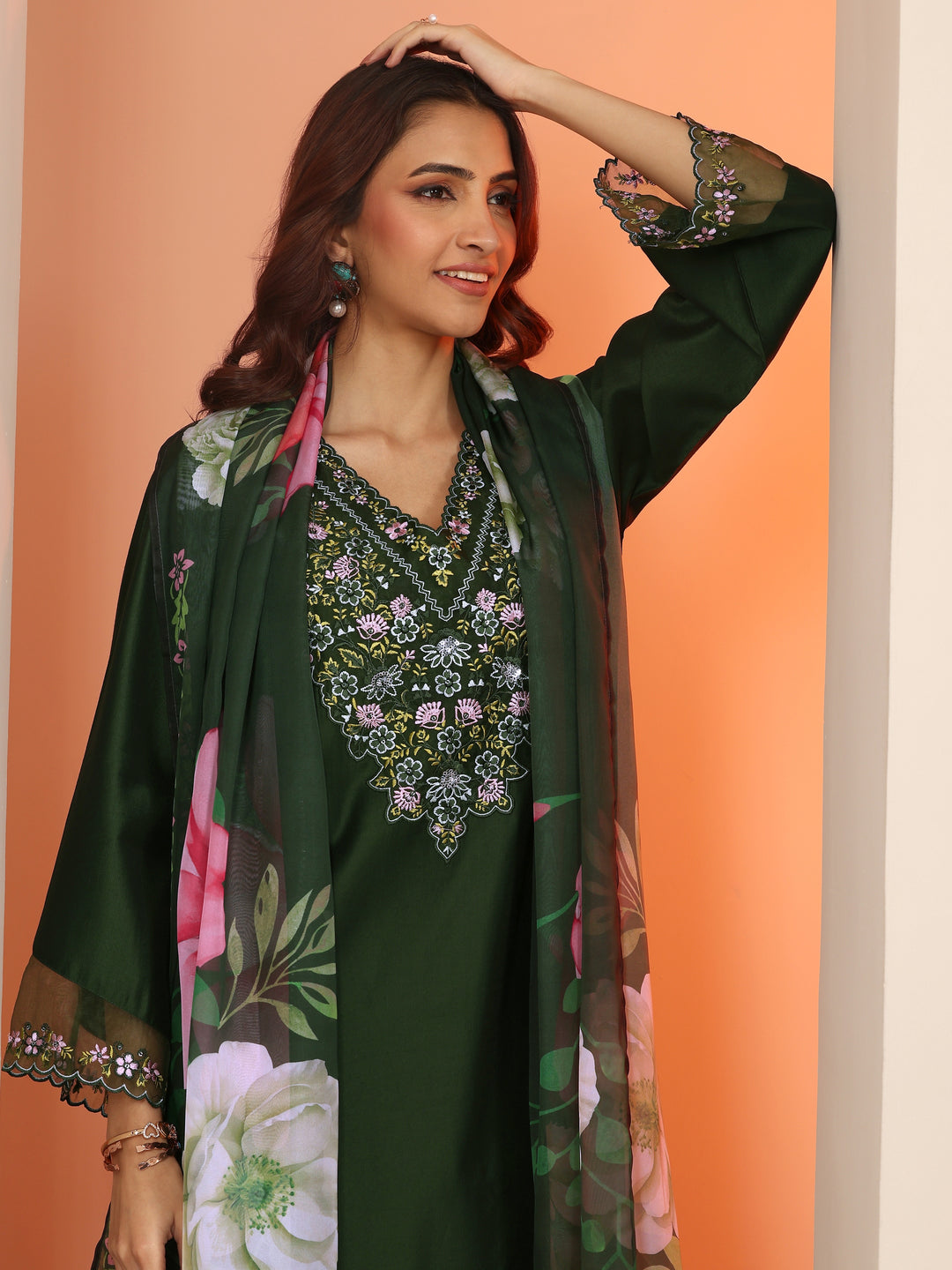 Green Embroidered Silk Blend Straight Suit Set With Dupatta