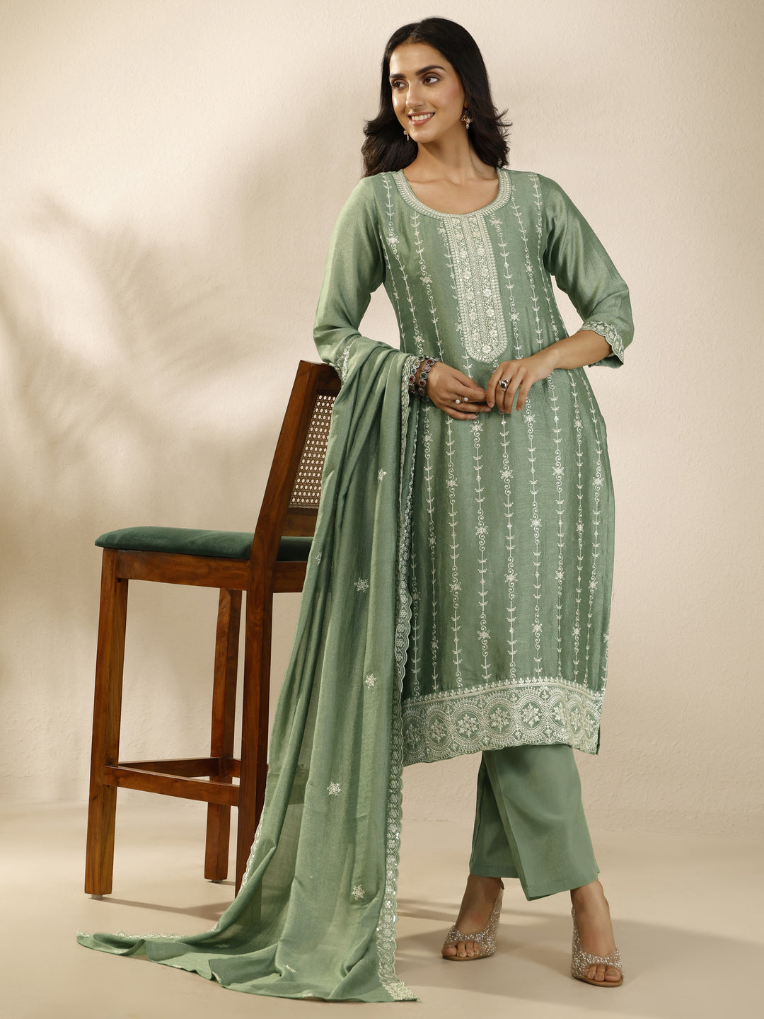 Green Embroidered Silk Blend Straight Suit Set With Dupatta