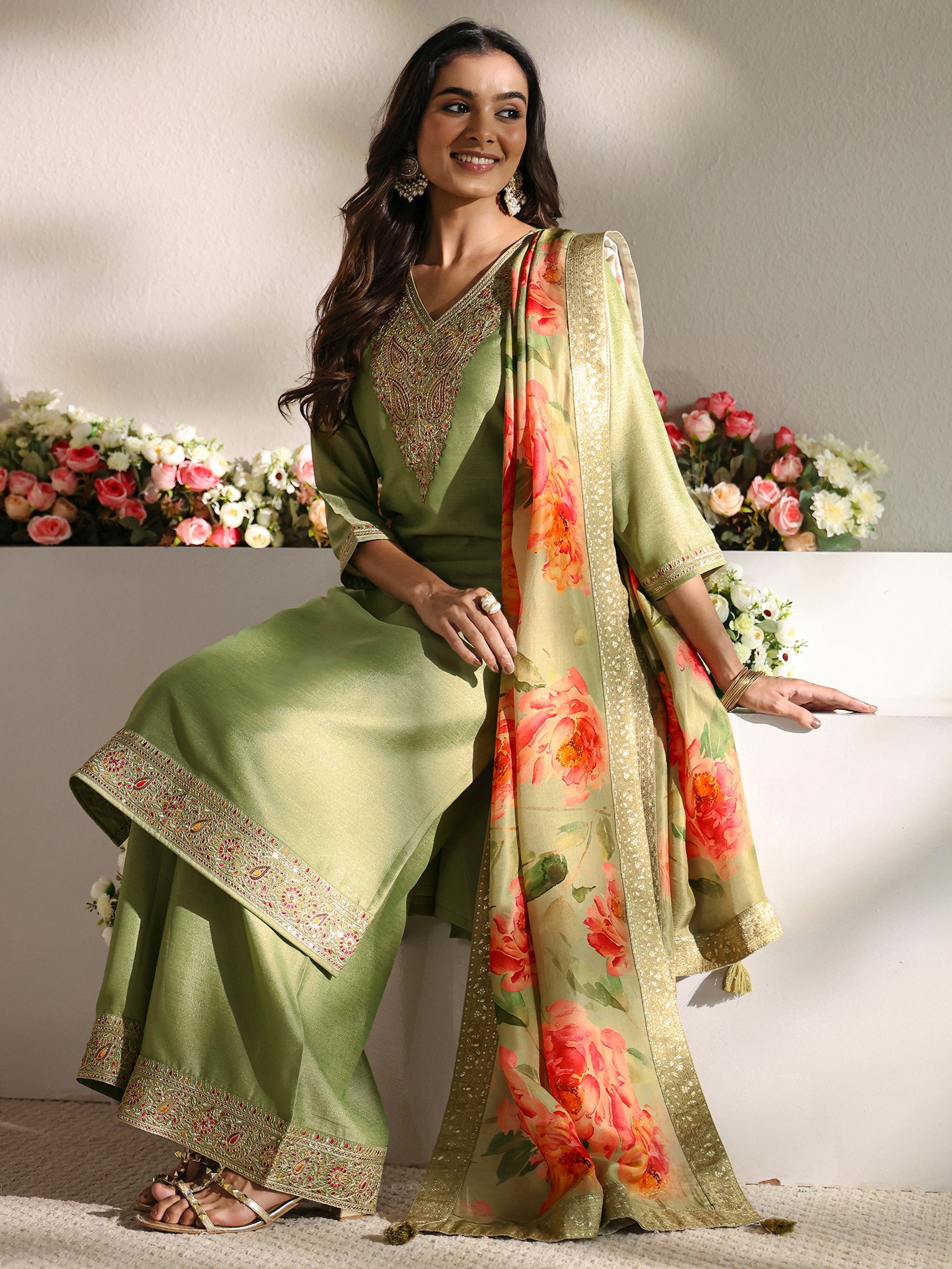 Green Embroidered Silk Blend Straight Suit Set With Printed Dupatta-image-5