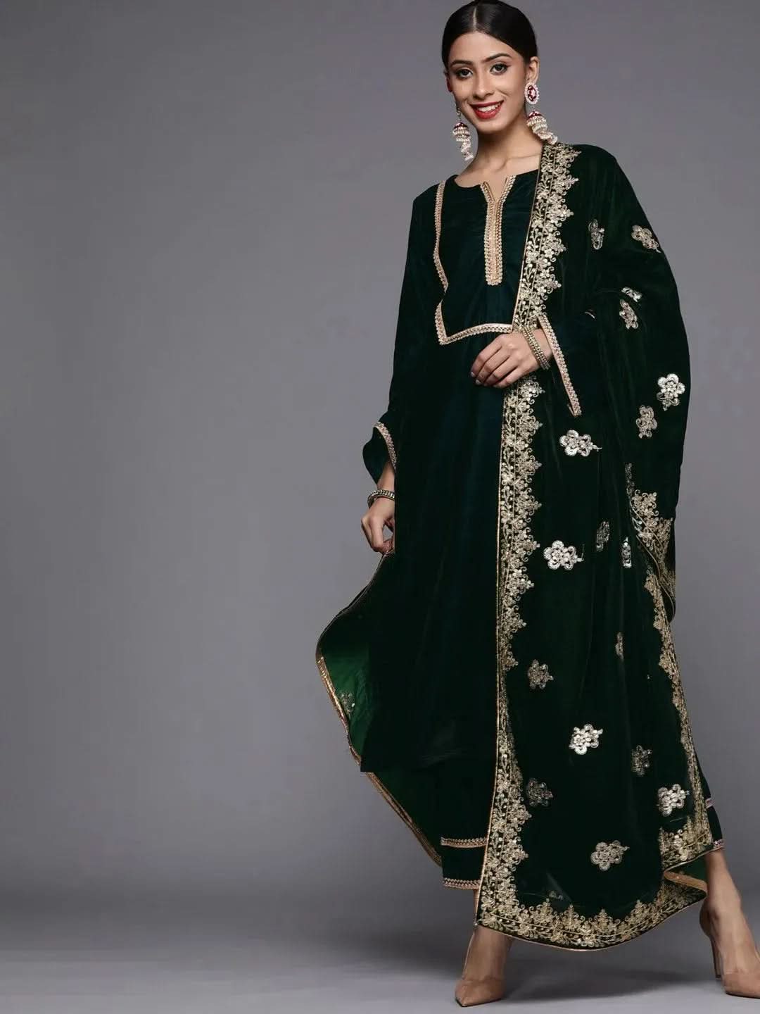 

Green Embroidered Velvet Straight Kurta With Dupatta