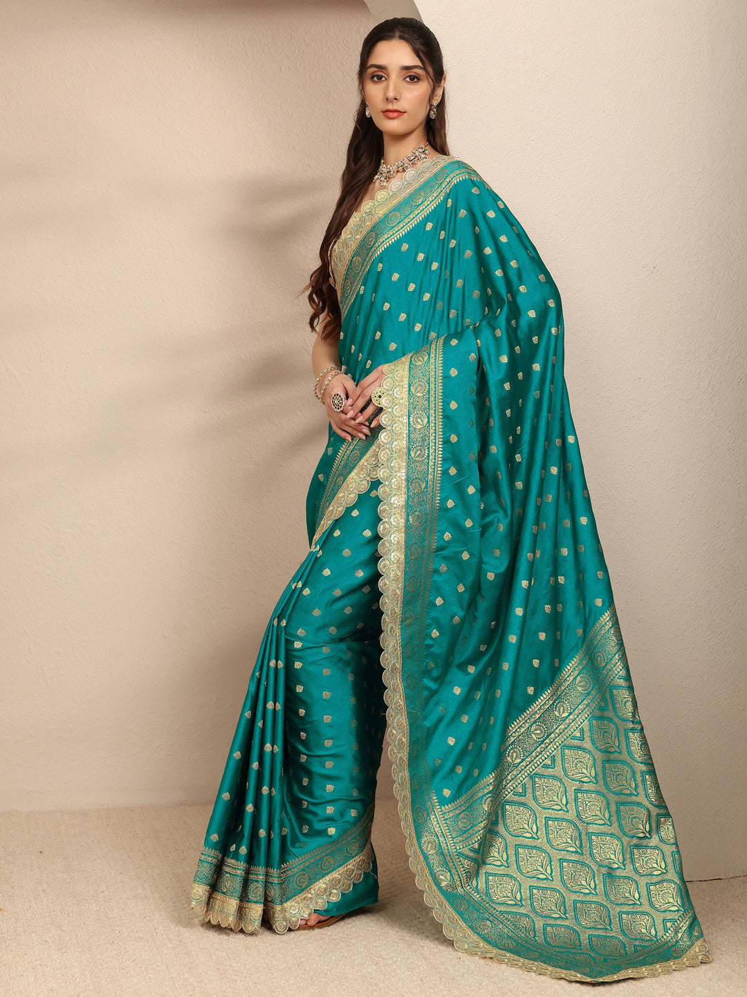 Green Ethnic Motifs Woven Design Silk Blend Saree With Unstitched Blouse Piece