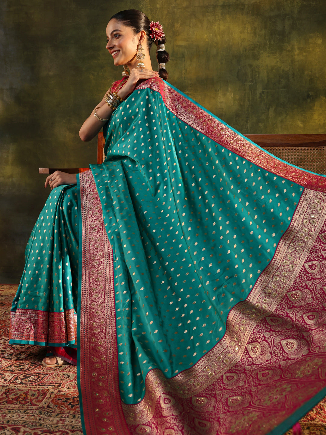 Green Ethnic Woven Design Silk Blend Saree With Unstitched Blouse Piece