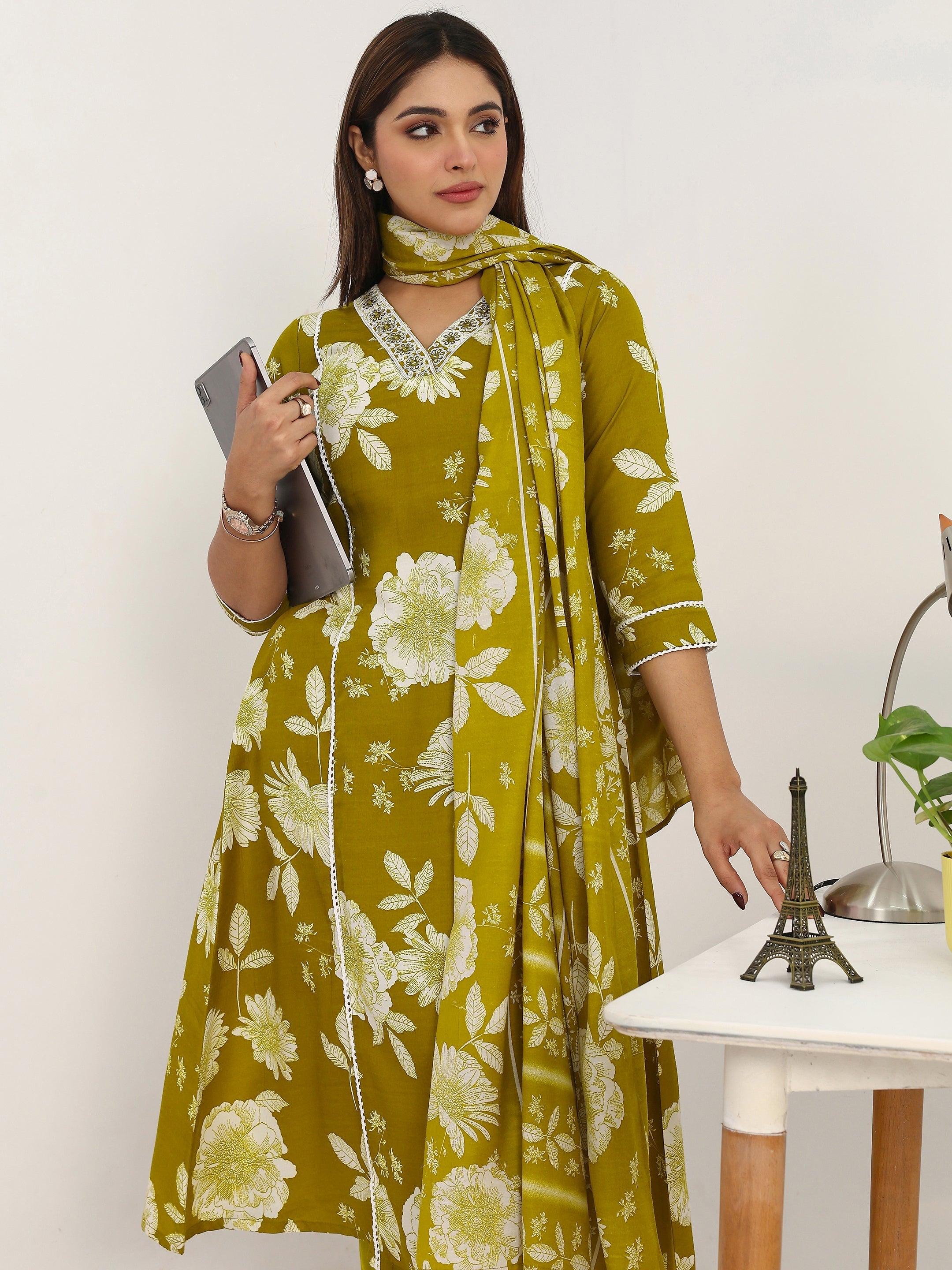libas Green Floral Printed Cotton Blend A-Line Suit Set With Dupatta-picture-60