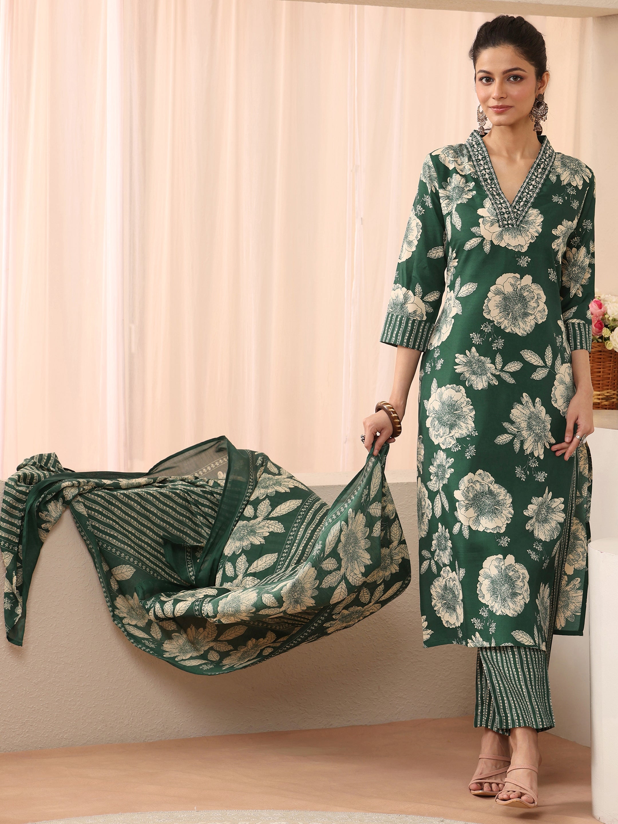 libas Green Floral Printed Cotton Blend Straight Suit Set-picture-43