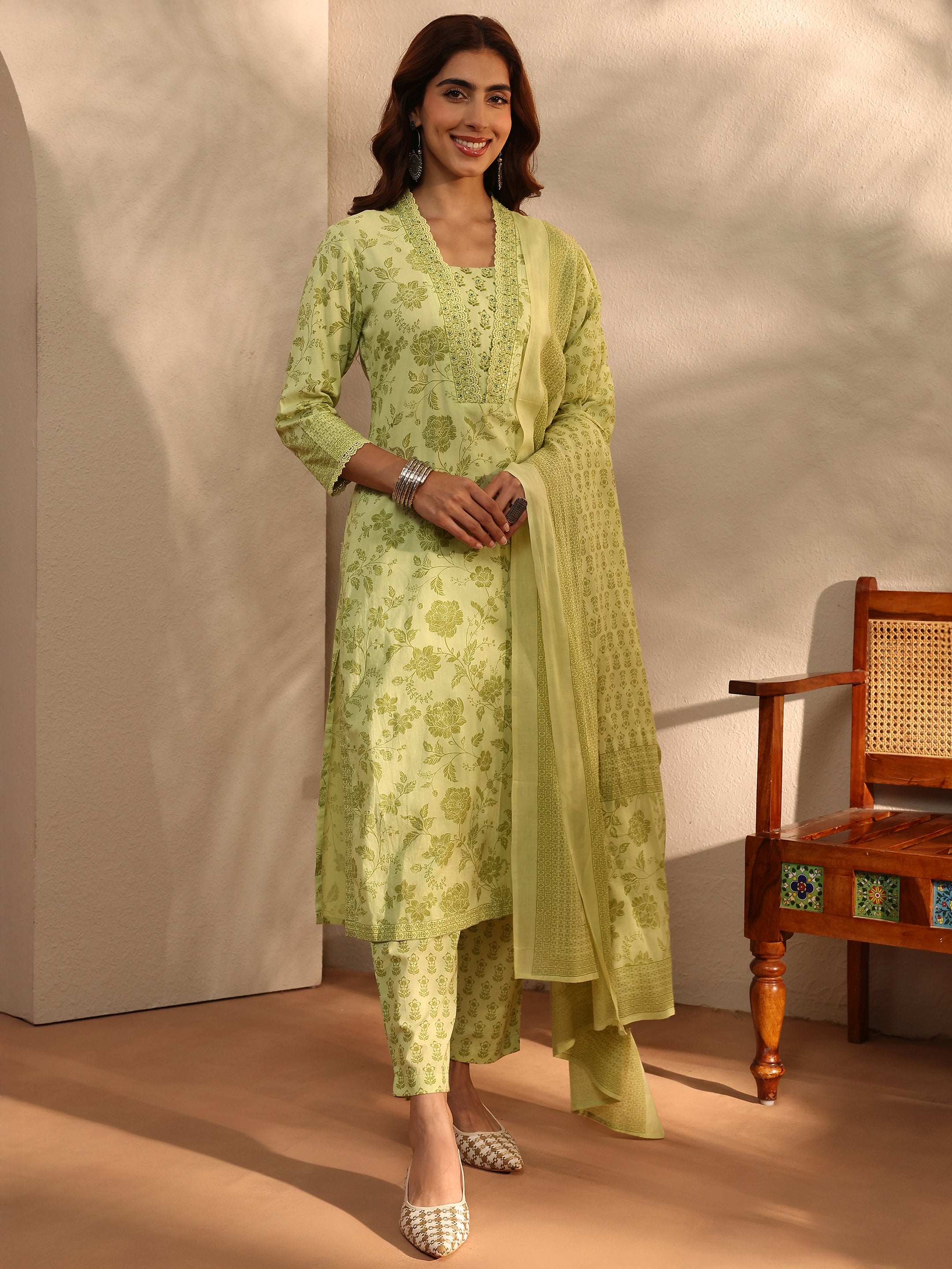 libas Green Floral Printed Cotton Blend Straight Suit Set With Dupatta-picture-65