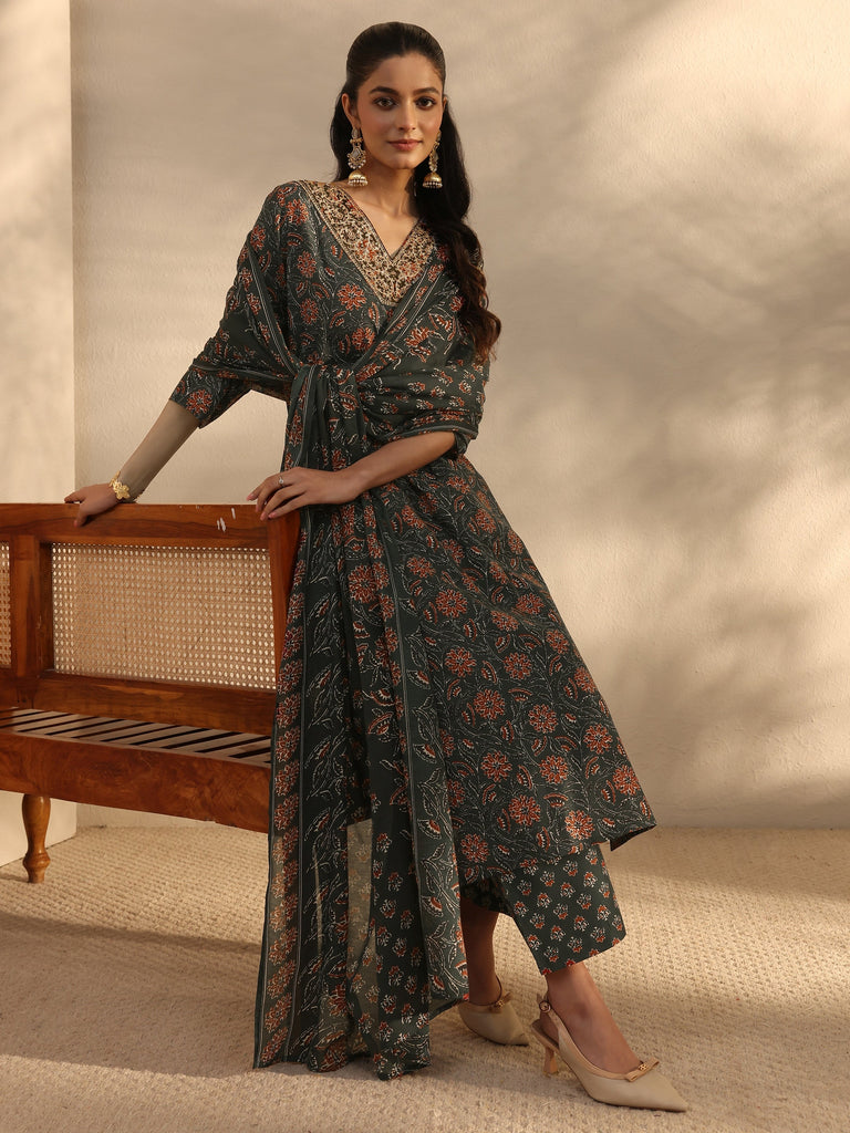Gerua Green Floral Printed Cotton Blend Straight Suits Set With Dupatta
