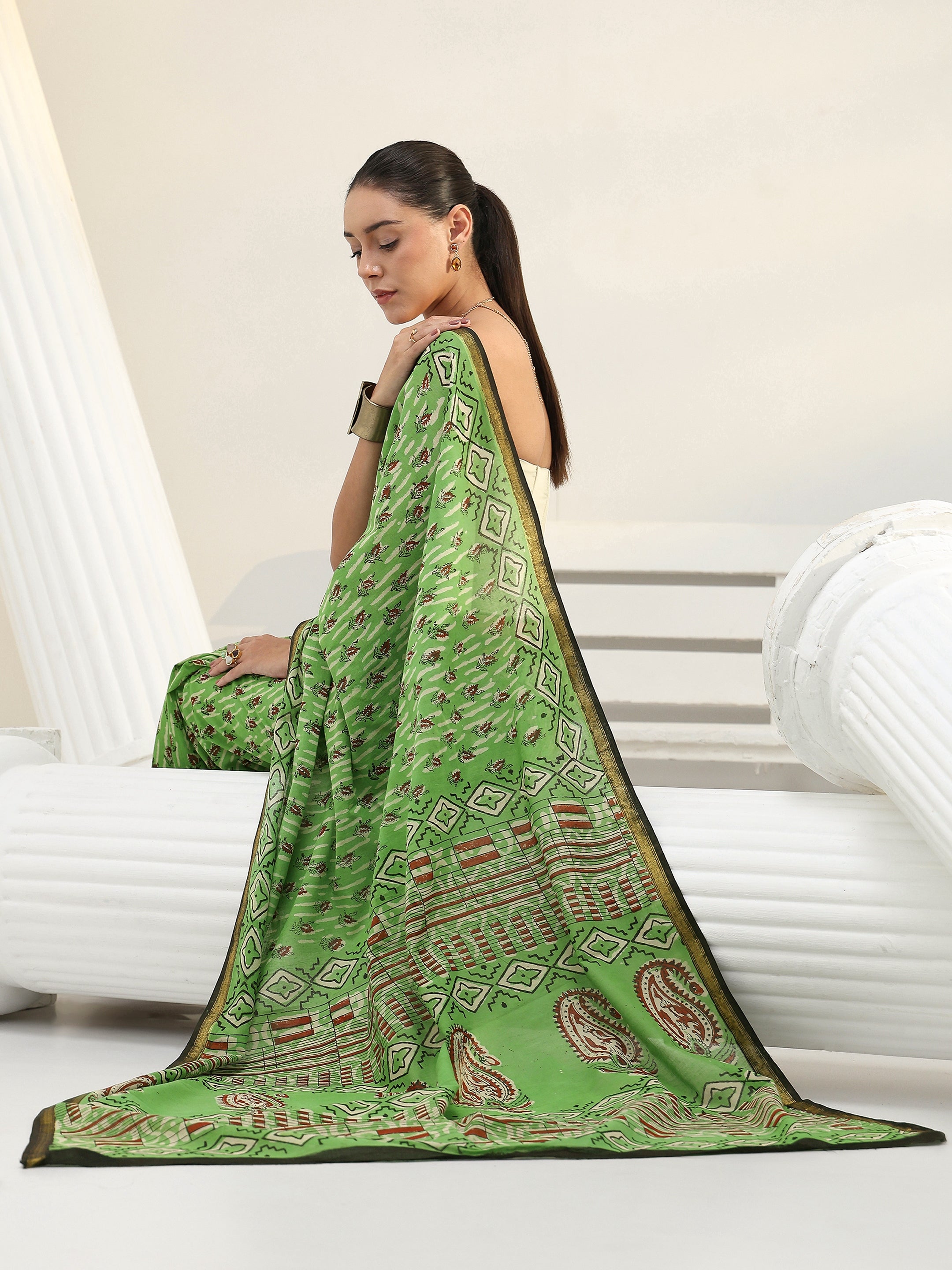 libas Kelly Green Floral Bagru Print Cotton Saree-picture-32