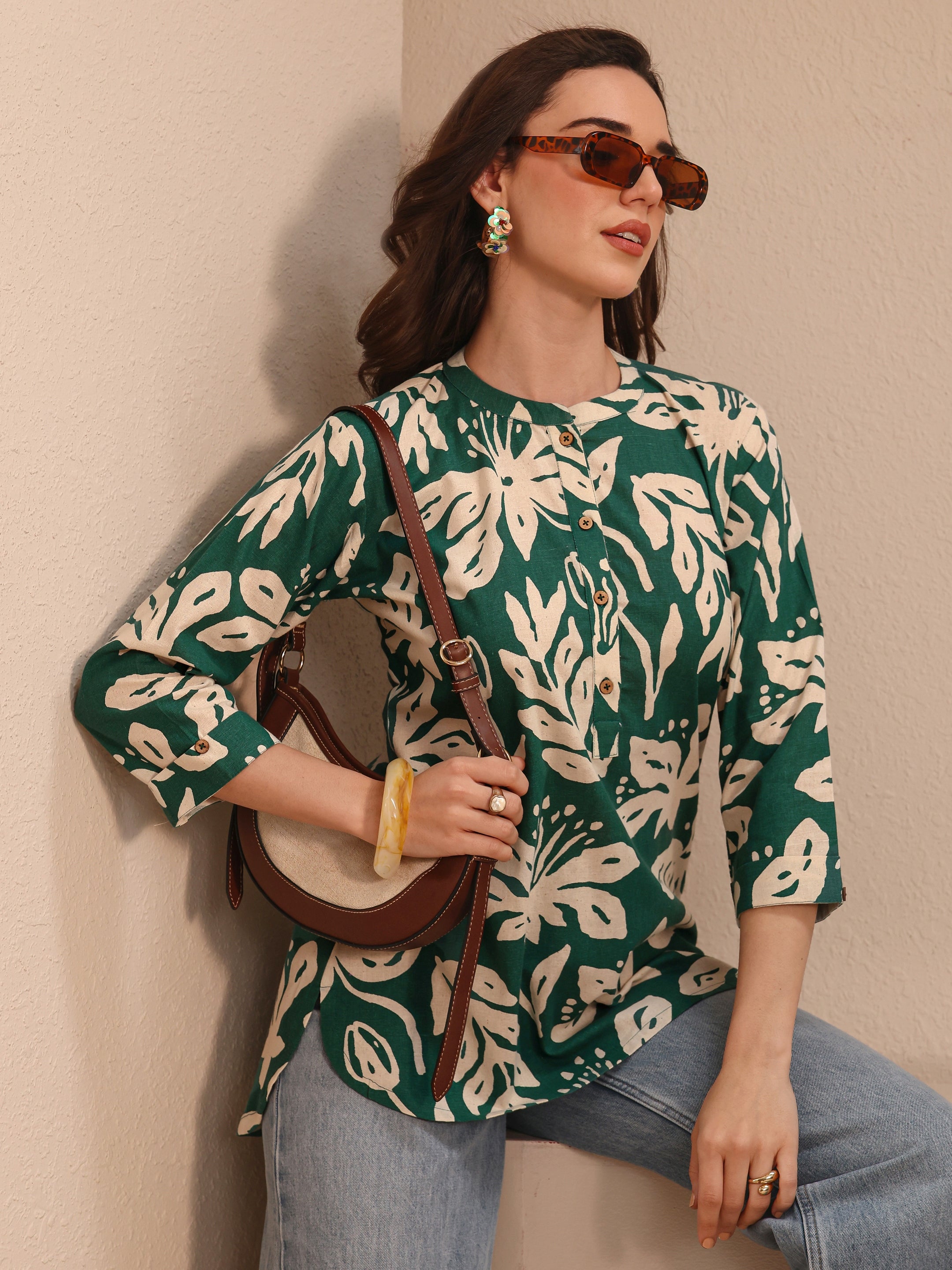 libas Green Floral Printed Cotton Straight Short Kurti-picture-39